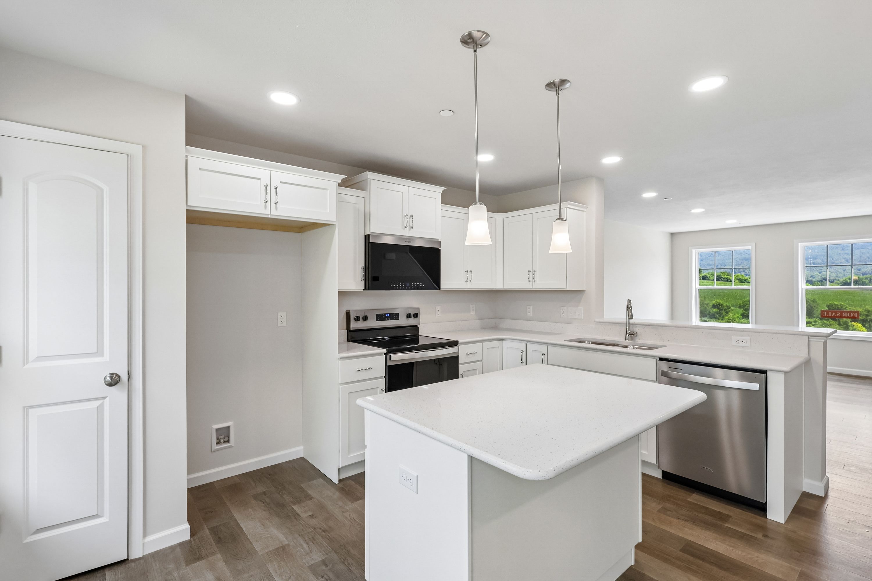 Redfield-SCTH92-Kitchen-1