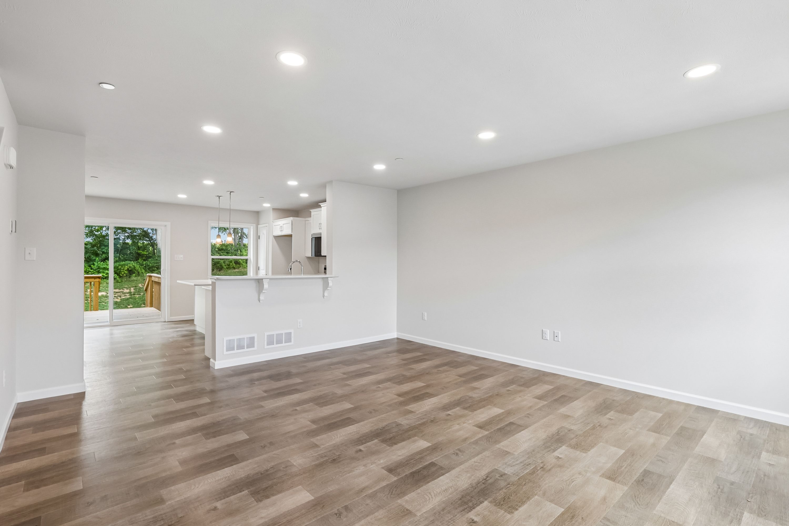 Redfield-SCTH92-Family-Room-1
