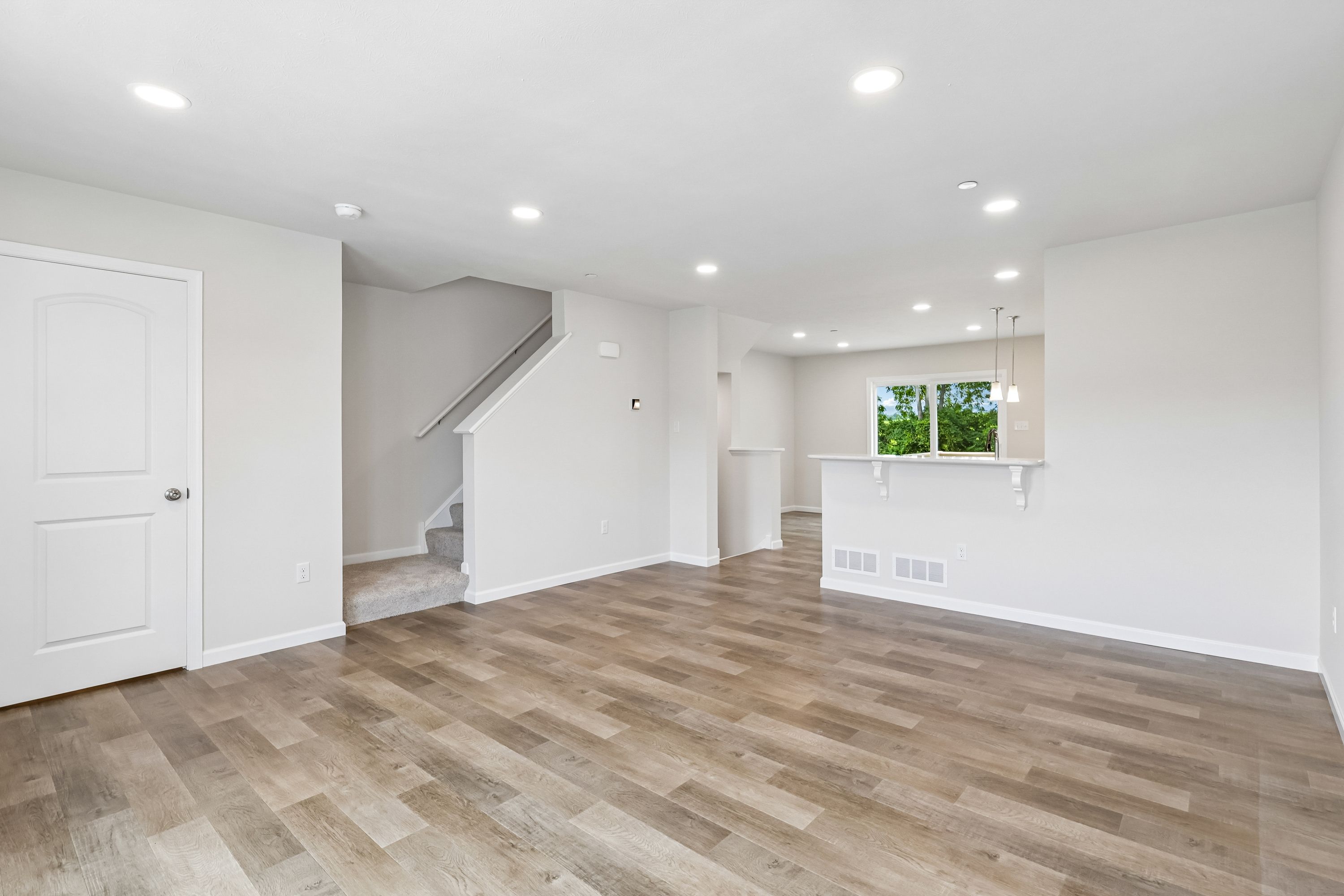 Redfield-SCTH92-Family-Room-2