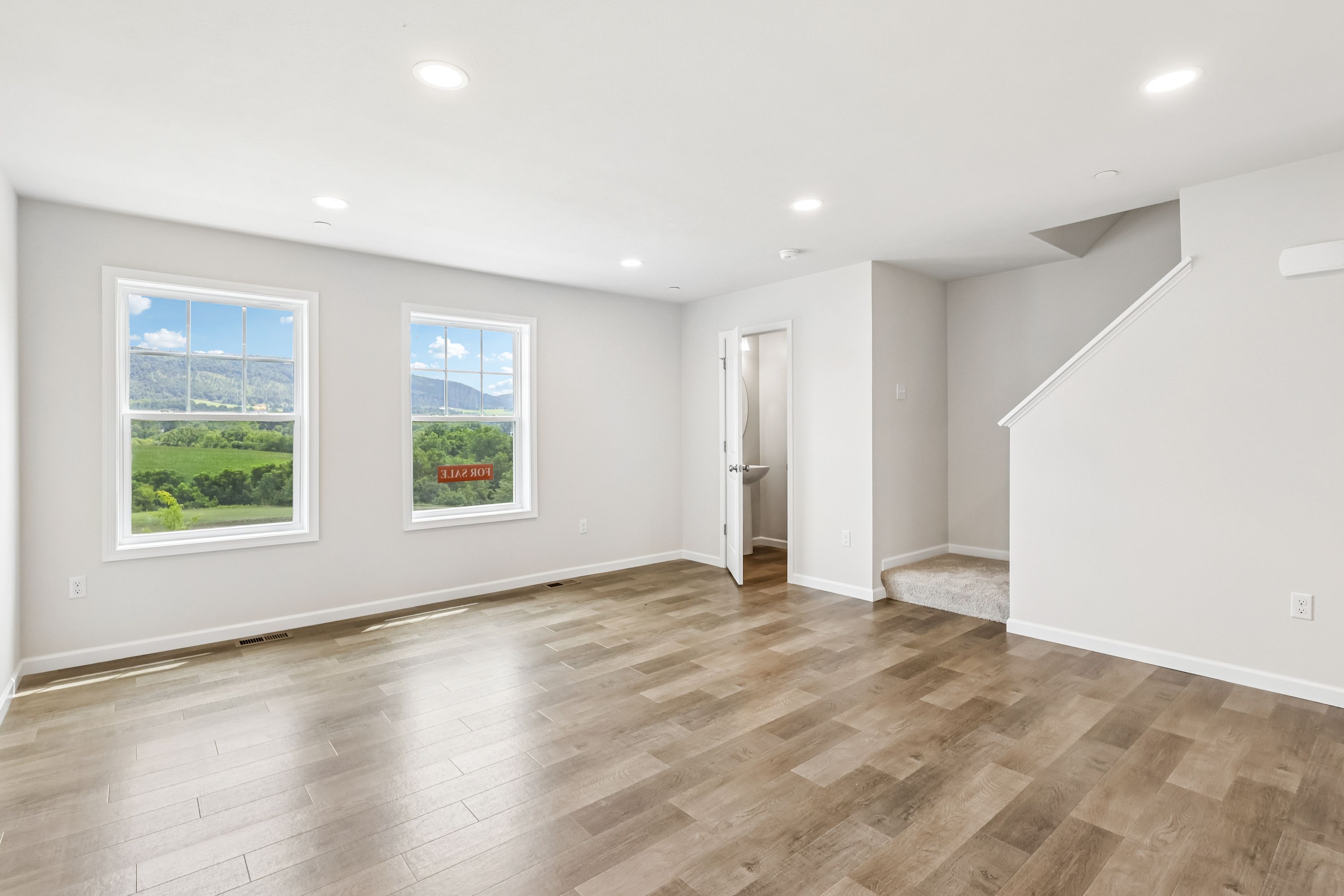 Redfield-SCTH92-Family-Room-3