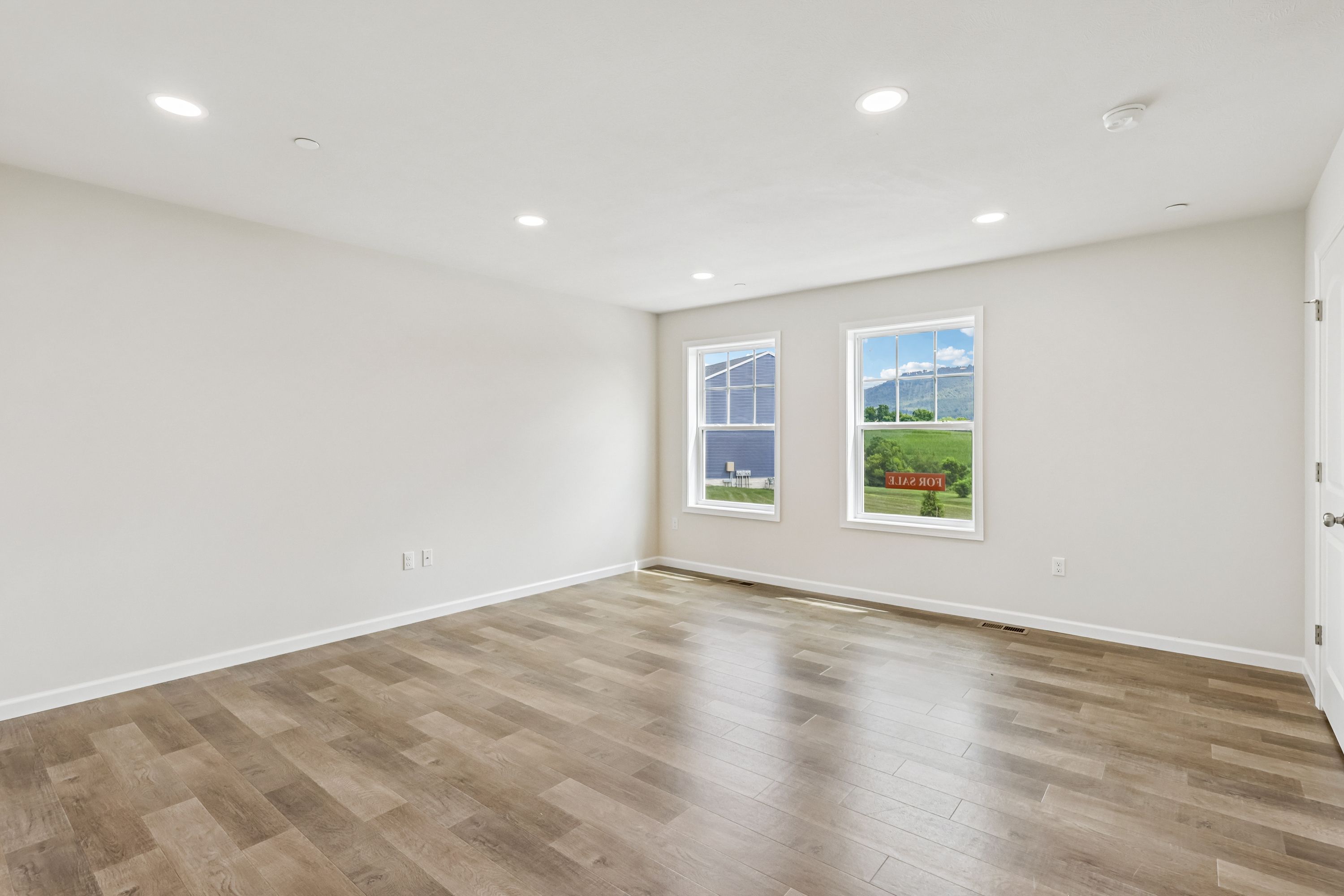 Redfield-SCTH92-Family-Room-4
