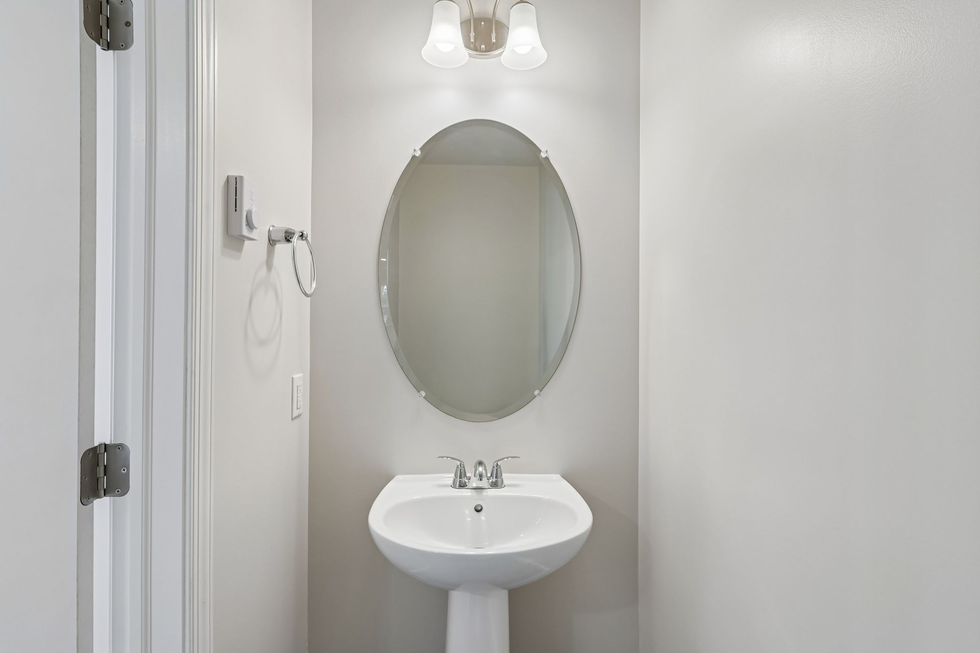 Redfield-SCTH92-Powder-Room-1