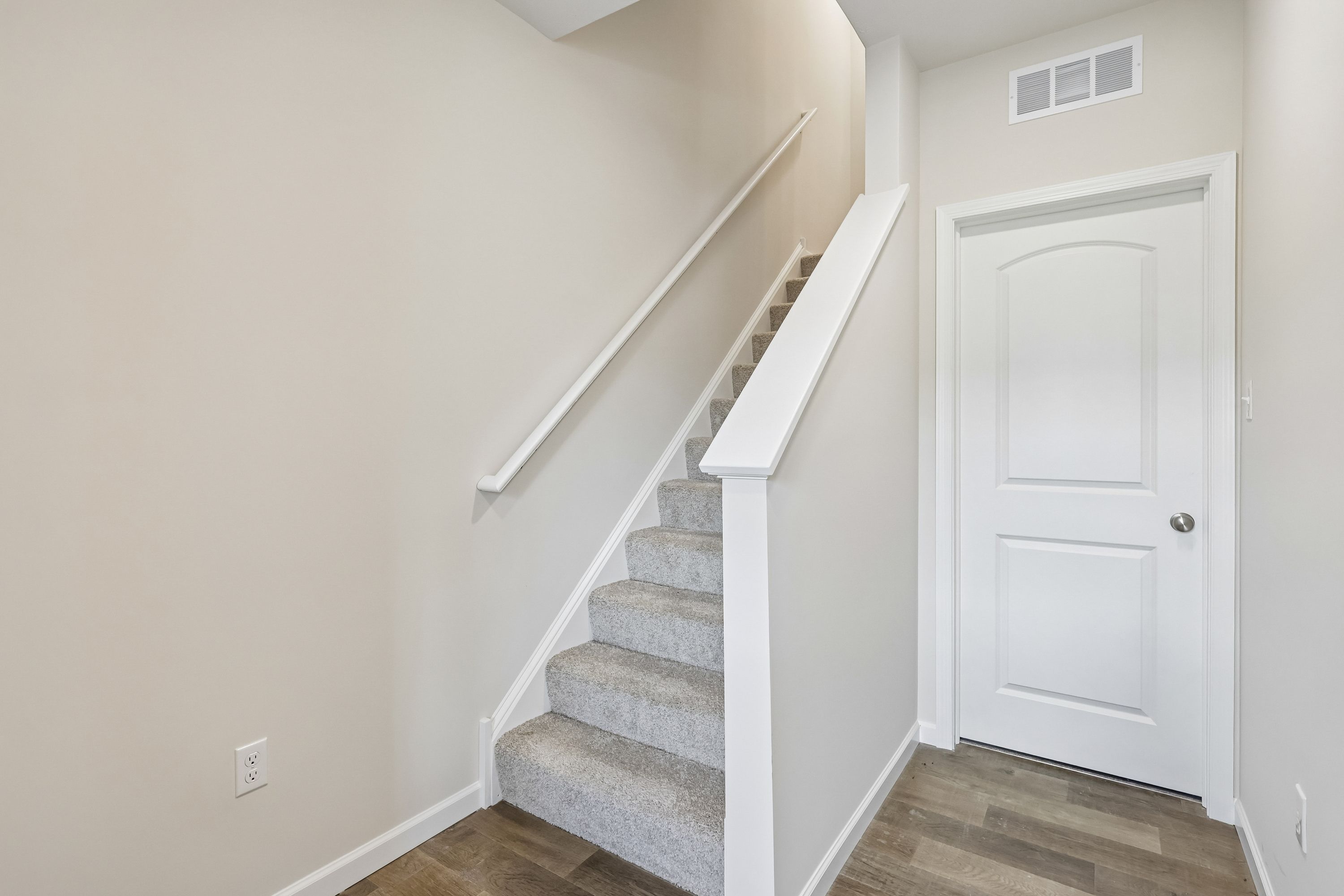 Redfield-SCTH92-Foyer-2