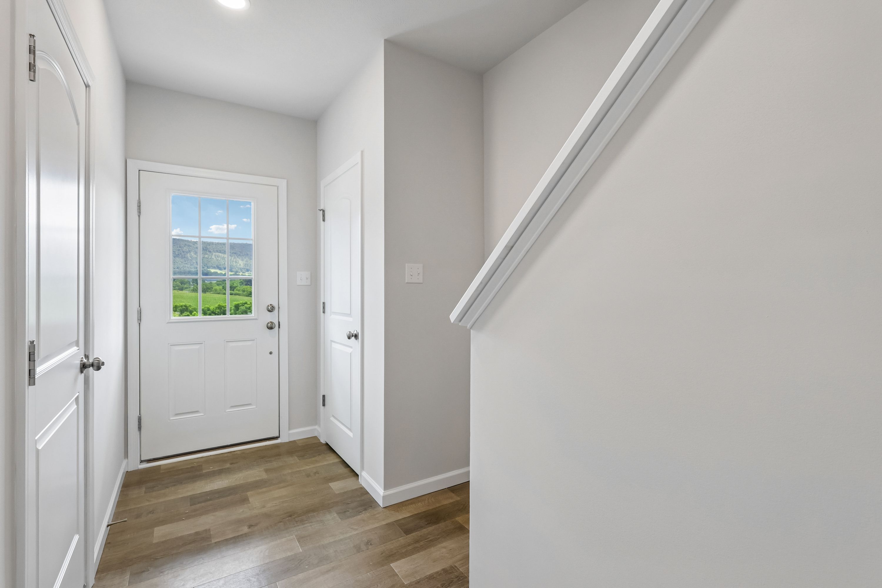 Redfield-SCTH92-Foyer-1