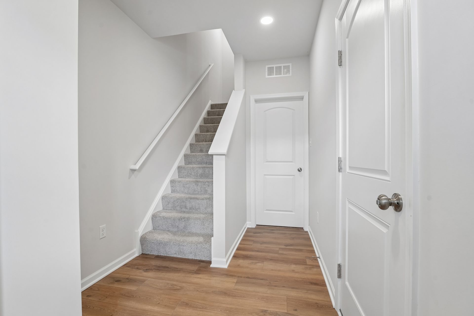 Redfield-SCTH93-Foyer-2