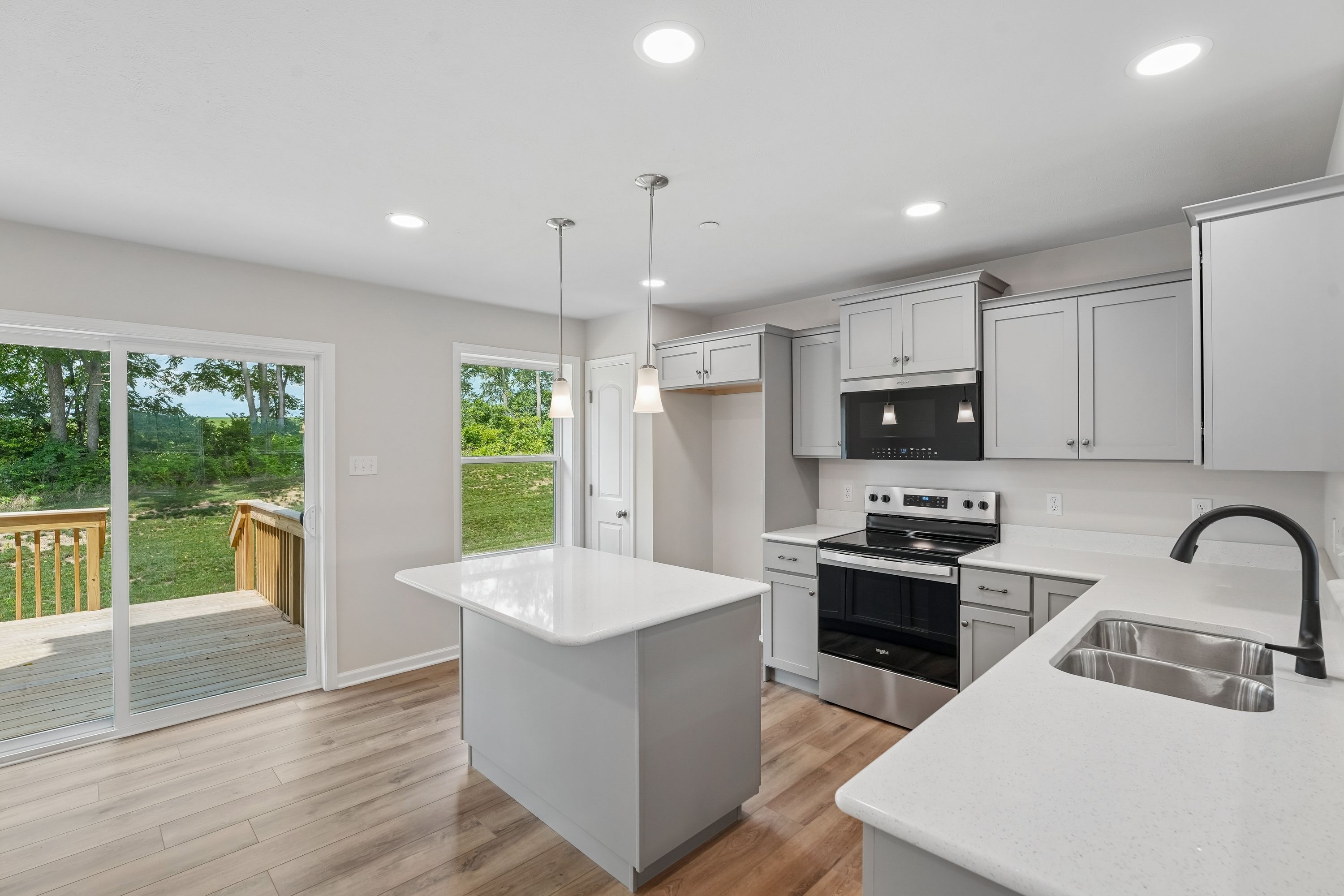 Redfield-SCTH93-Kitchen-Breakfast-9