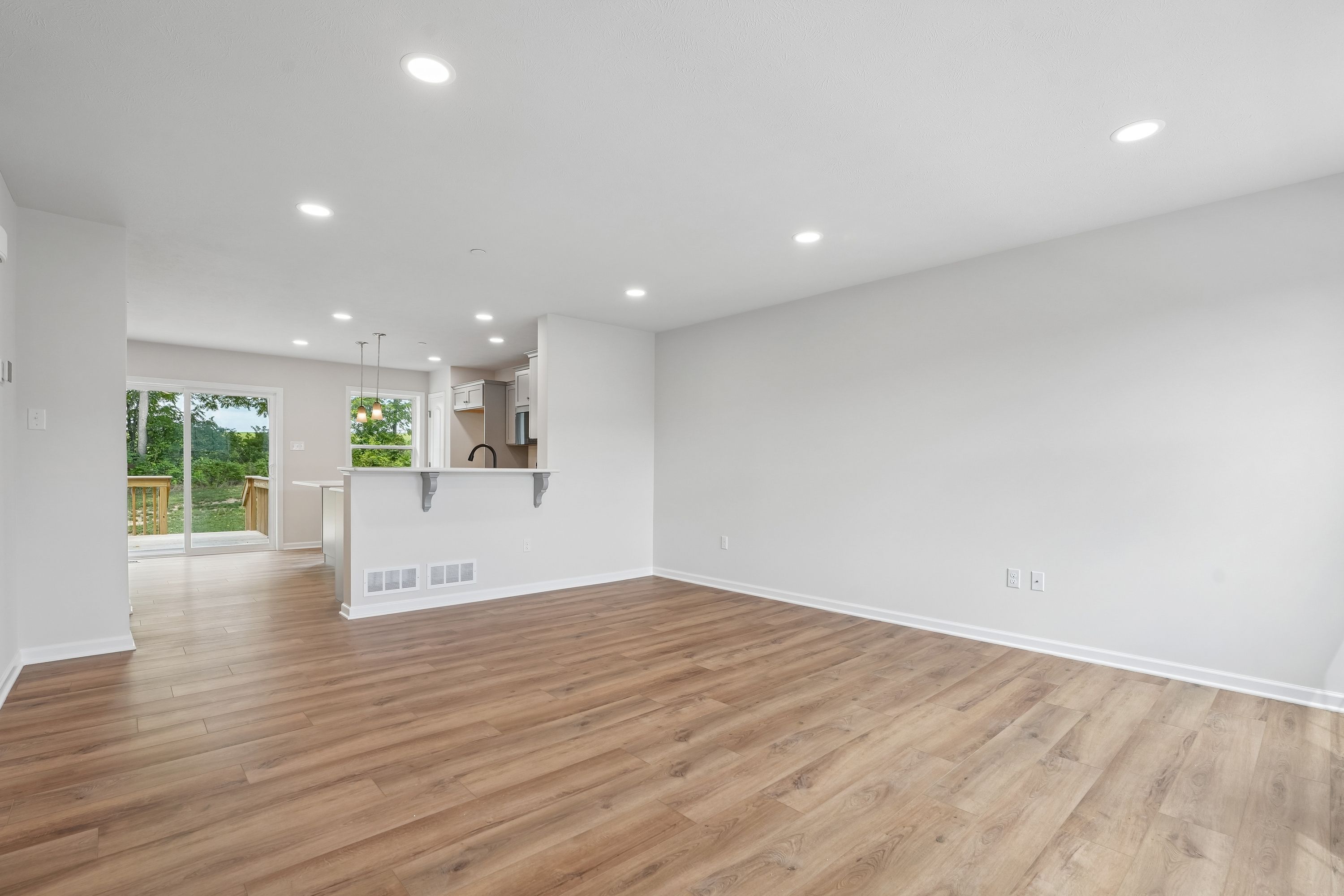 Redfield-SCTH93-Family-Room-4