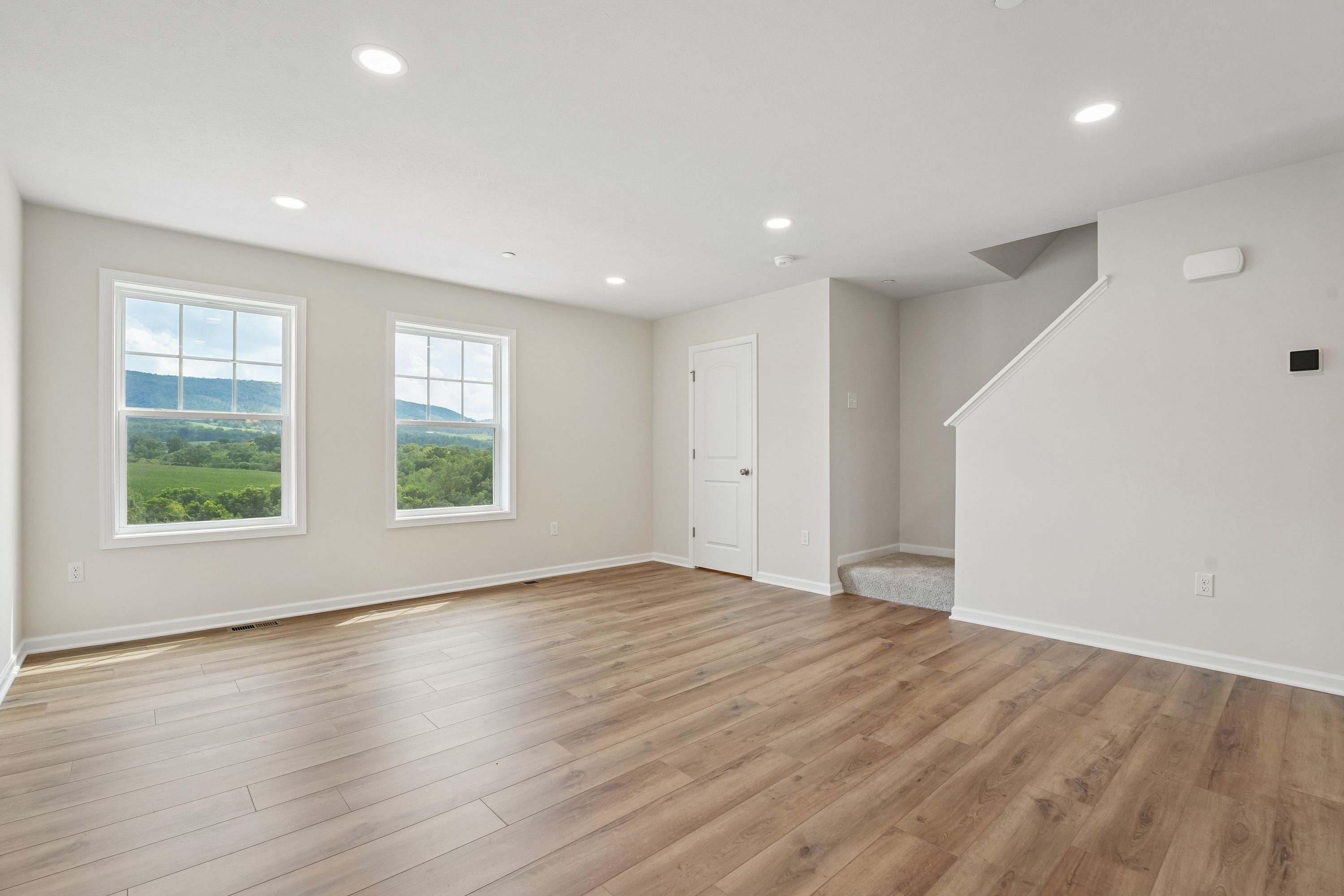 Redfield-SCTH93-Family-Room-2