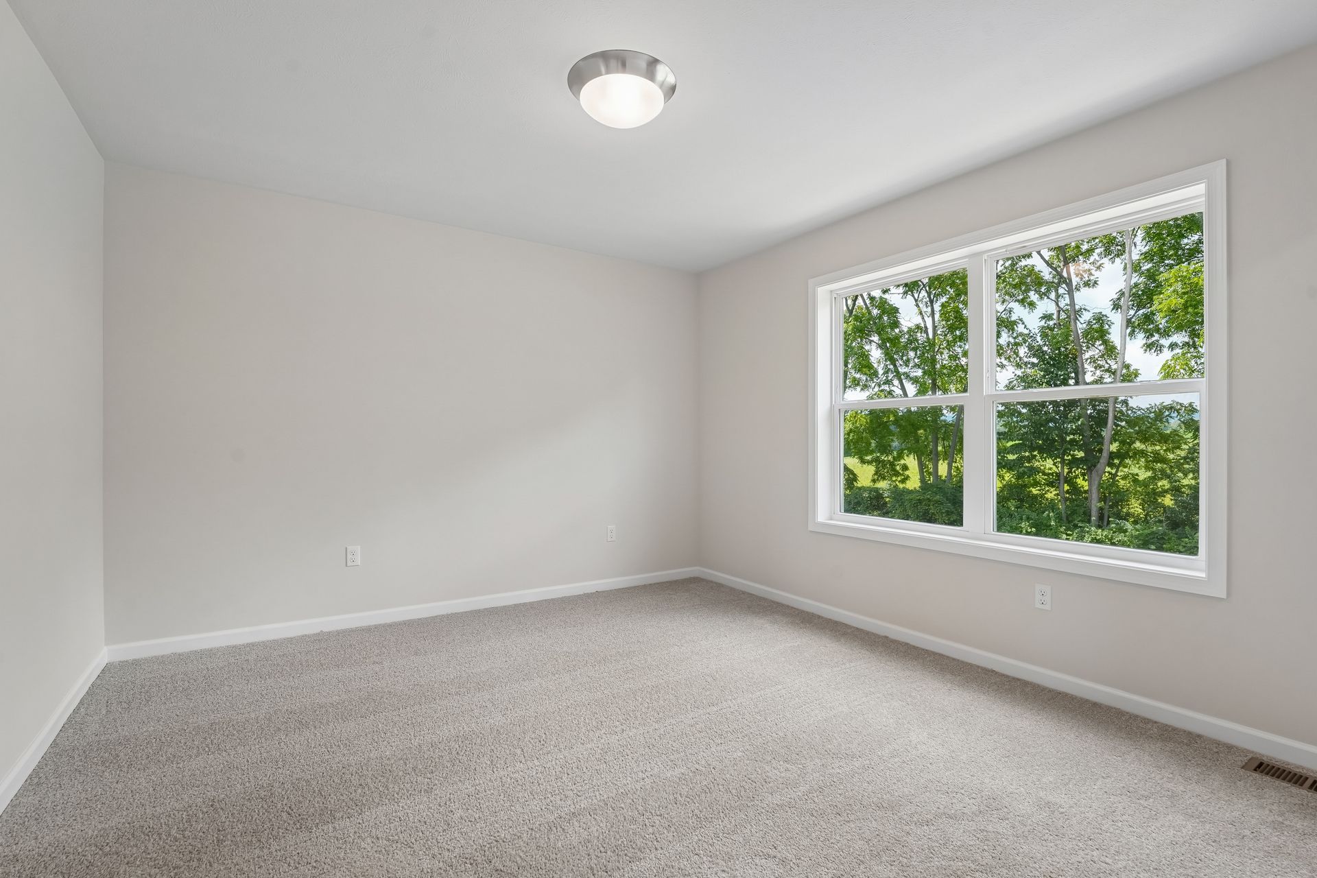 Redfield-SCTH93-Owners-Bedroom-1