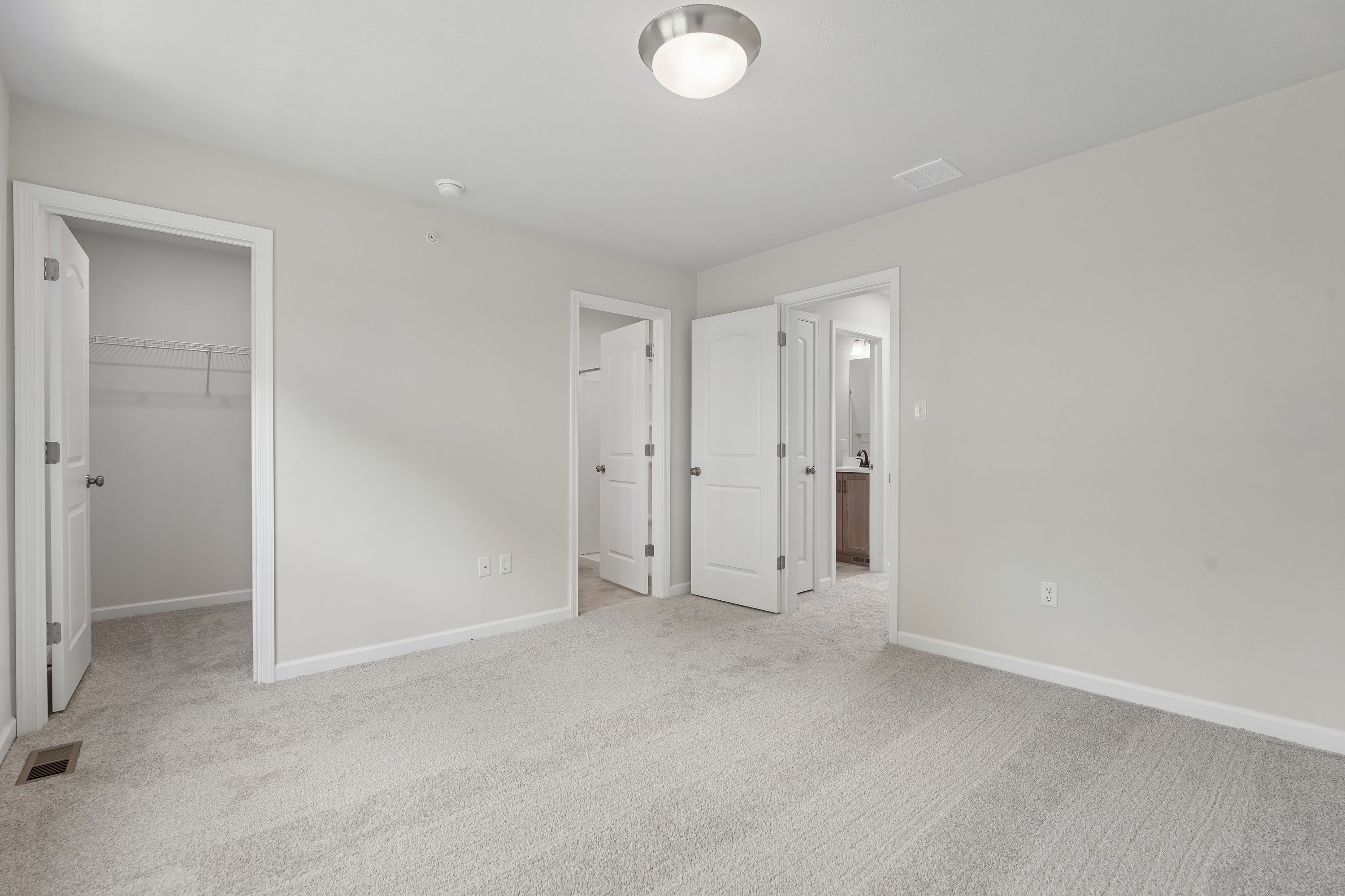 Redfield-SCTH93-Owners-Bedroom-3