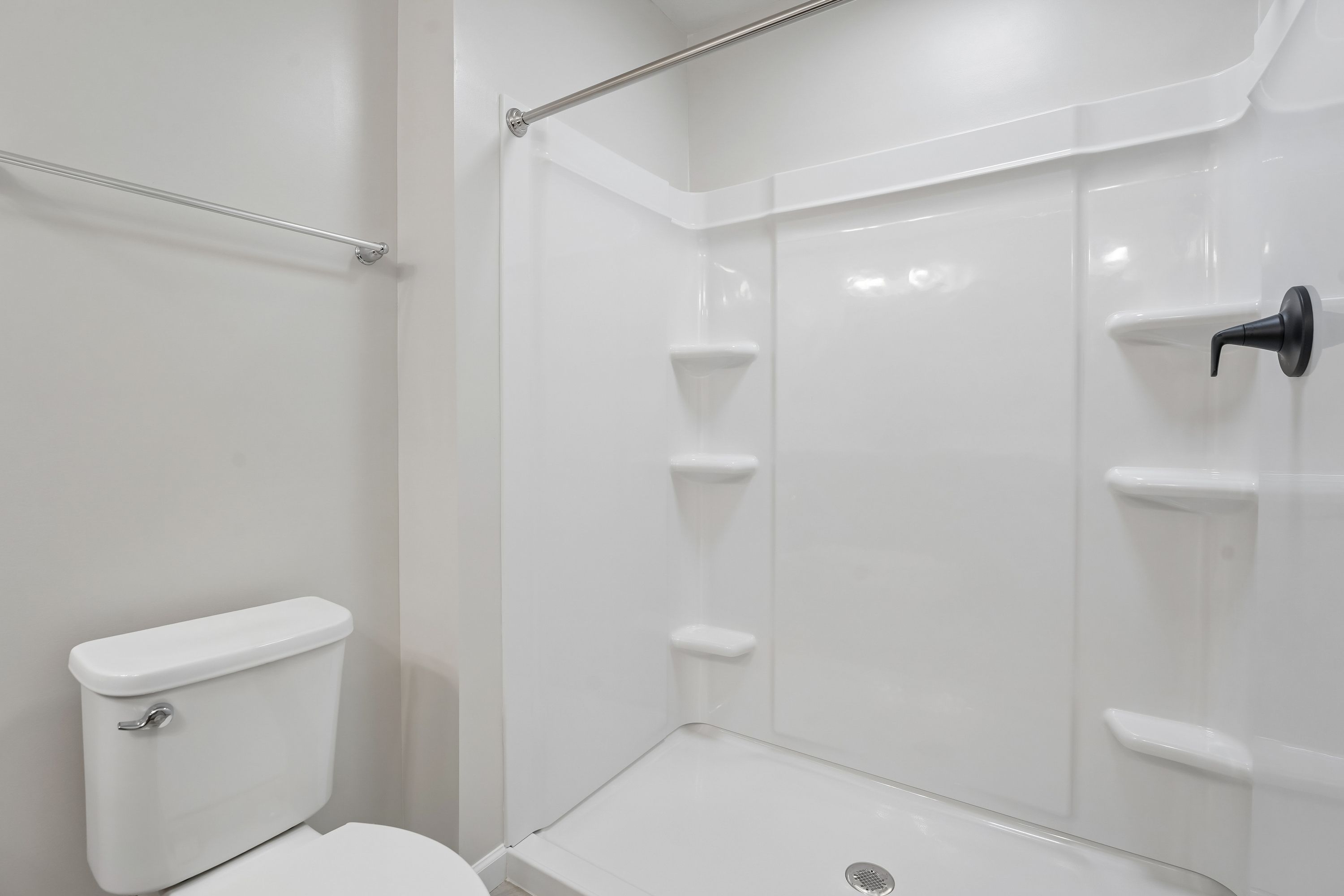 Redfield-SCTH93-Owners-Bath-2
