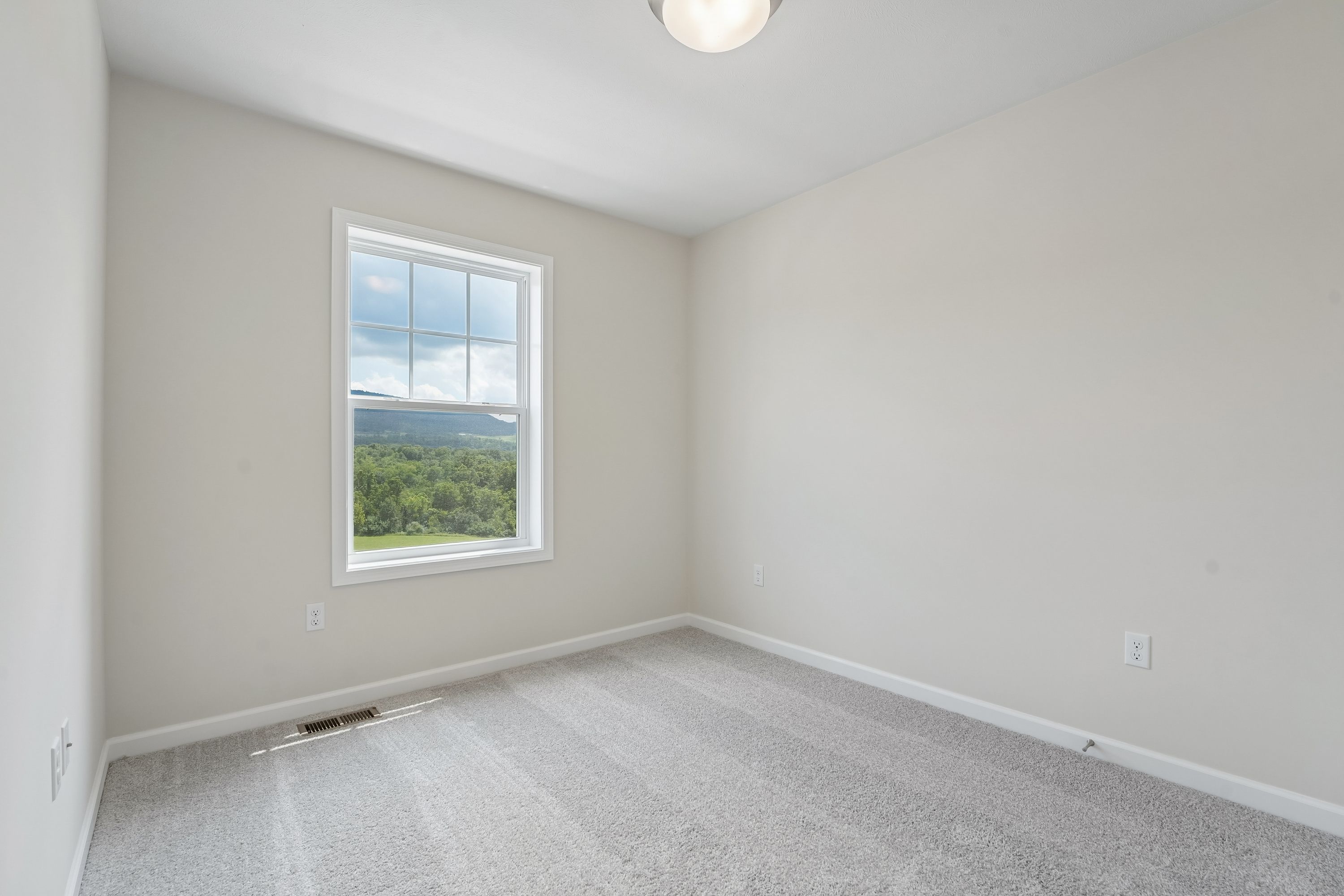 Redfield-SCTH93-Bedroom-3-1