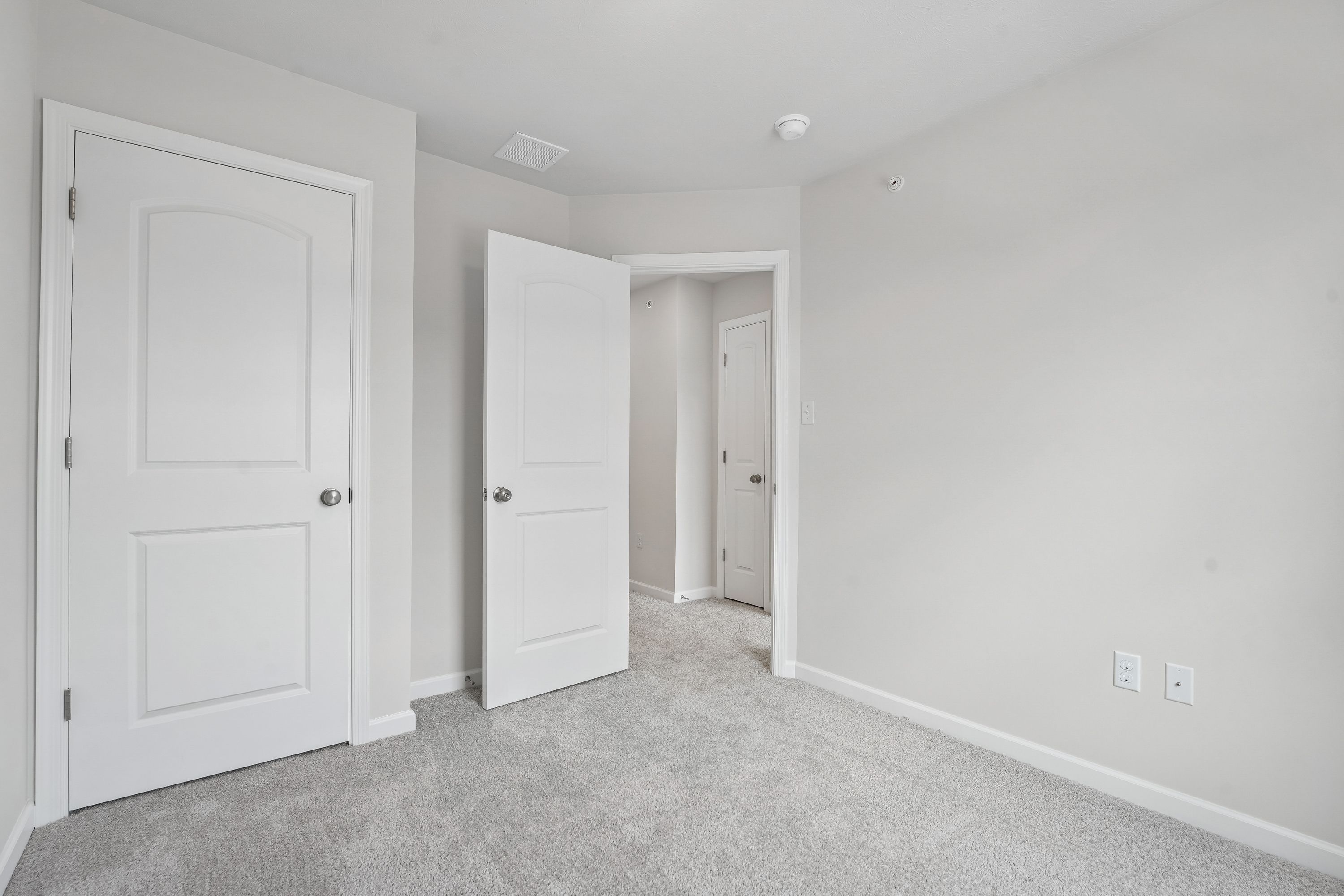 Redfield-SCTH93-Bedroom-3-2