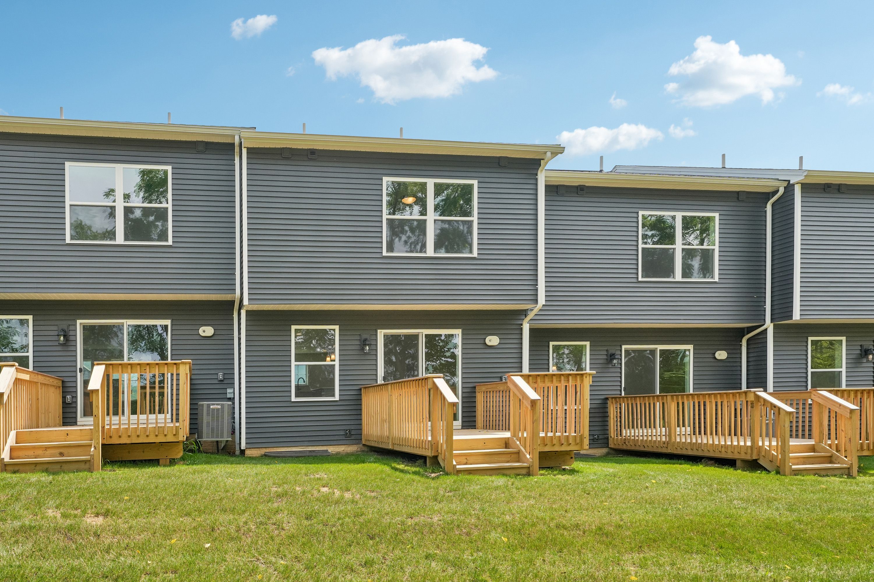 Redfield-SCTH93-Exterior-Rear-Deck-3