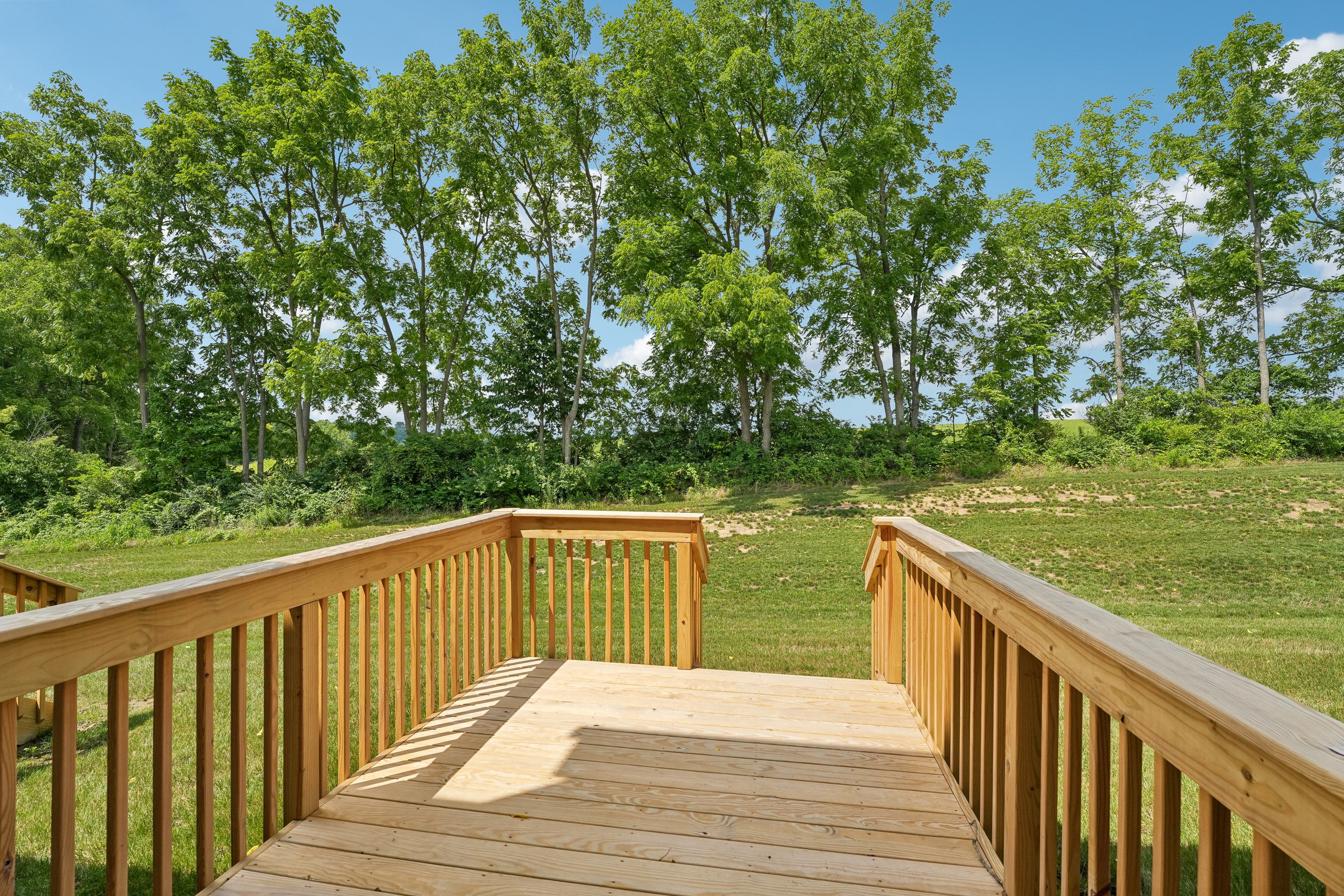 Redfield-SCTH93-Exterior-Rear-Deck-1