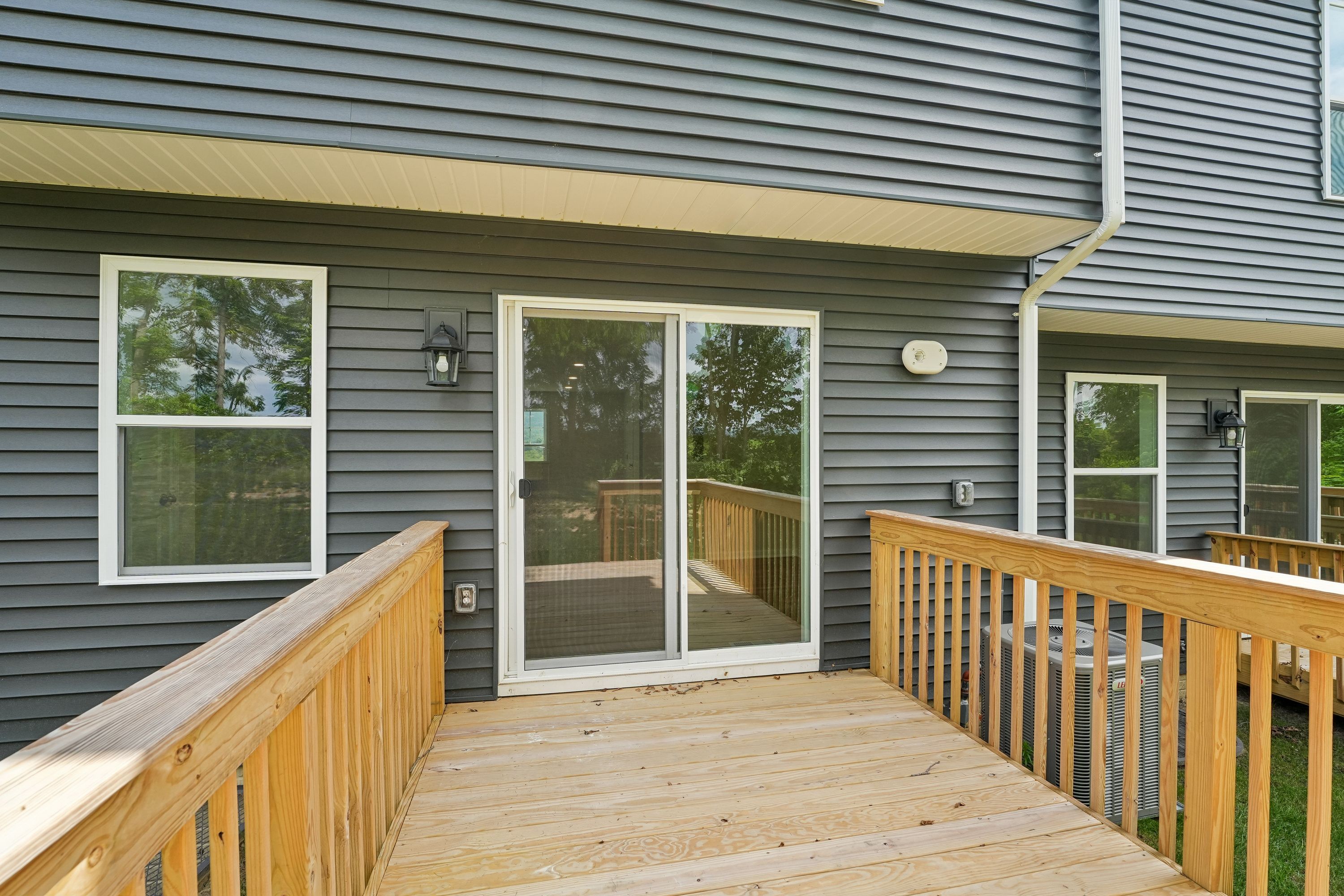 Redfield-SCTH93-Exterior-Rear-Deck-2