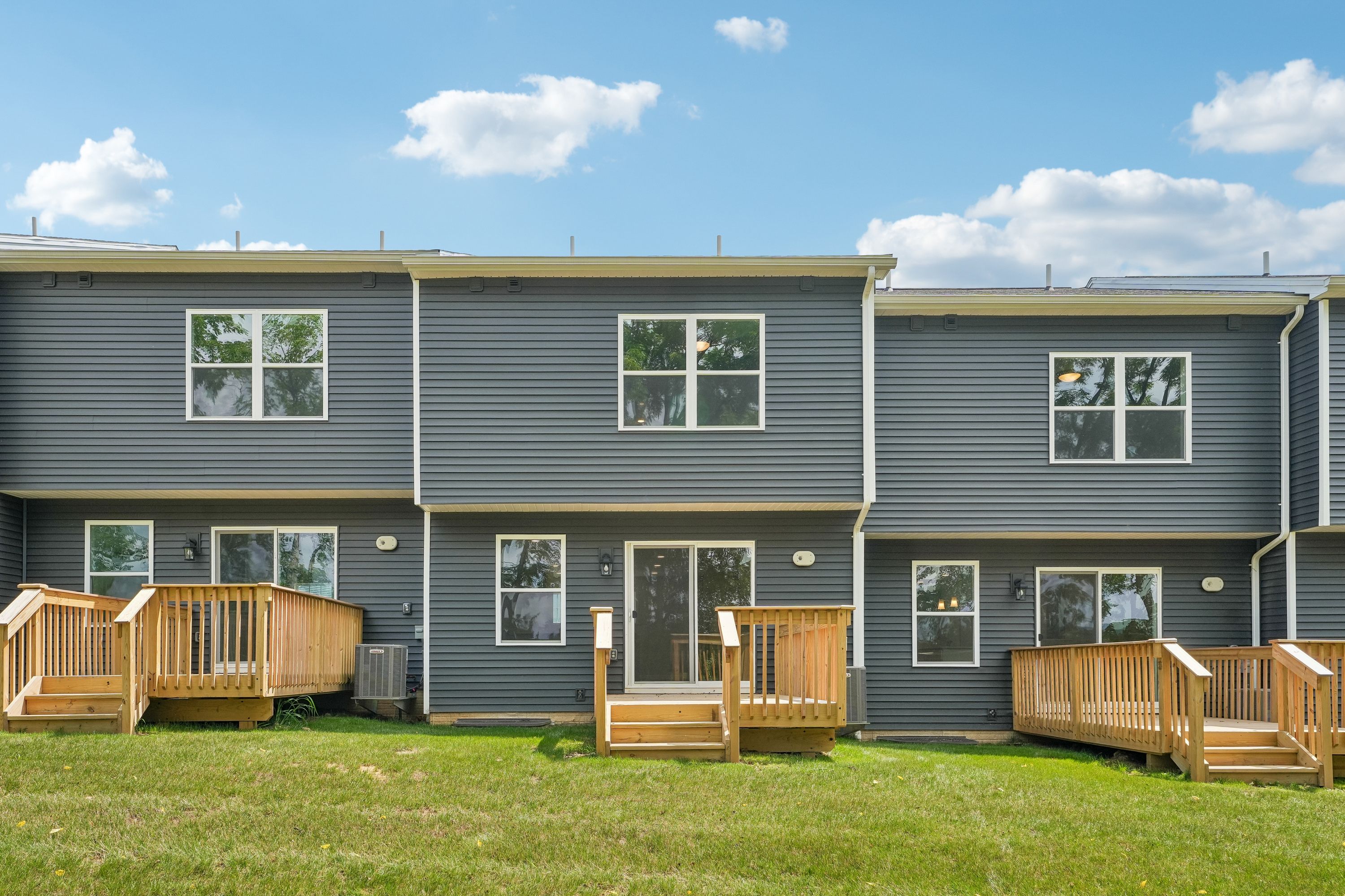 Redfield-SCTH93-Exterior-Rear-Deck-4