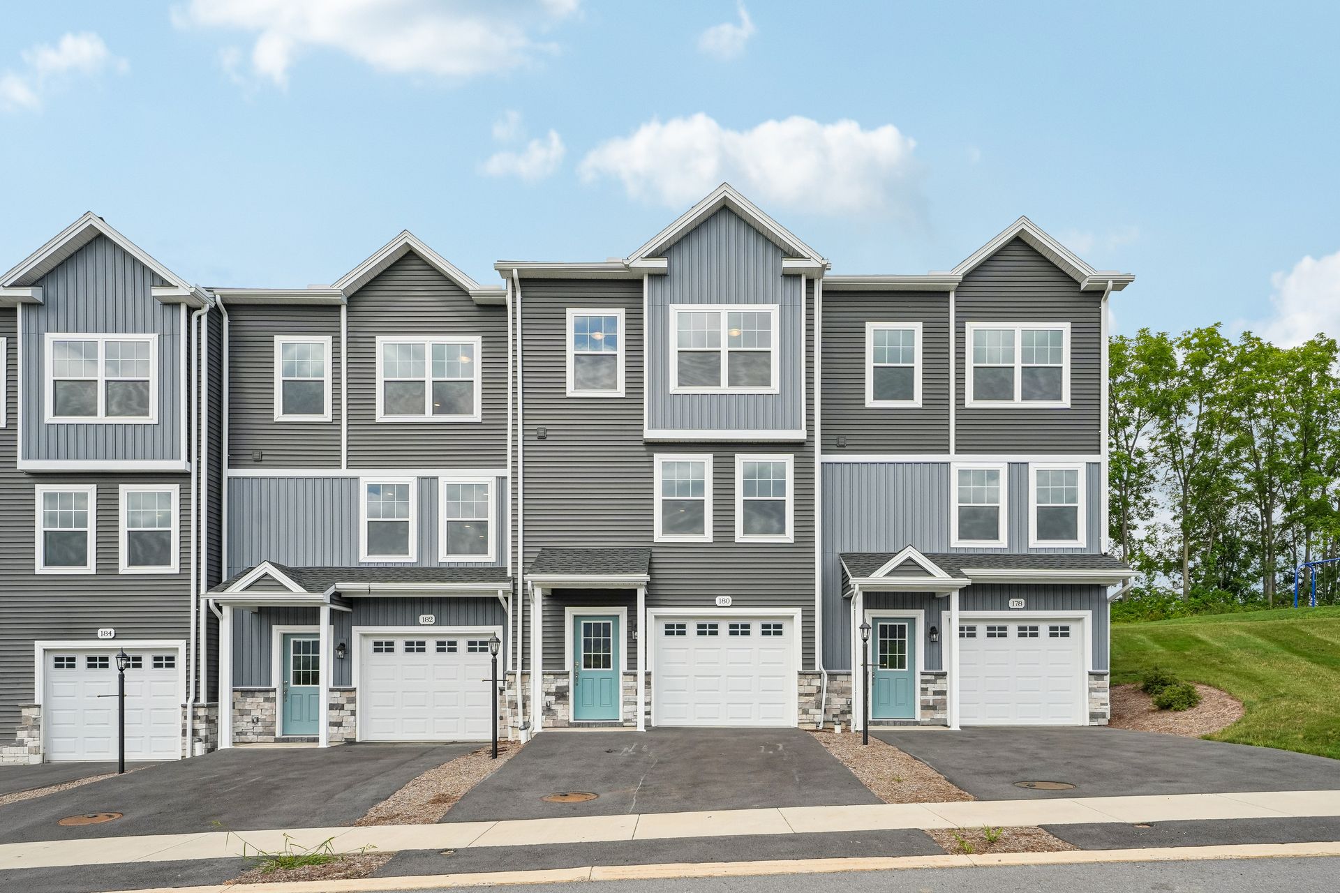Redfield-SCTH94-Exterior-1