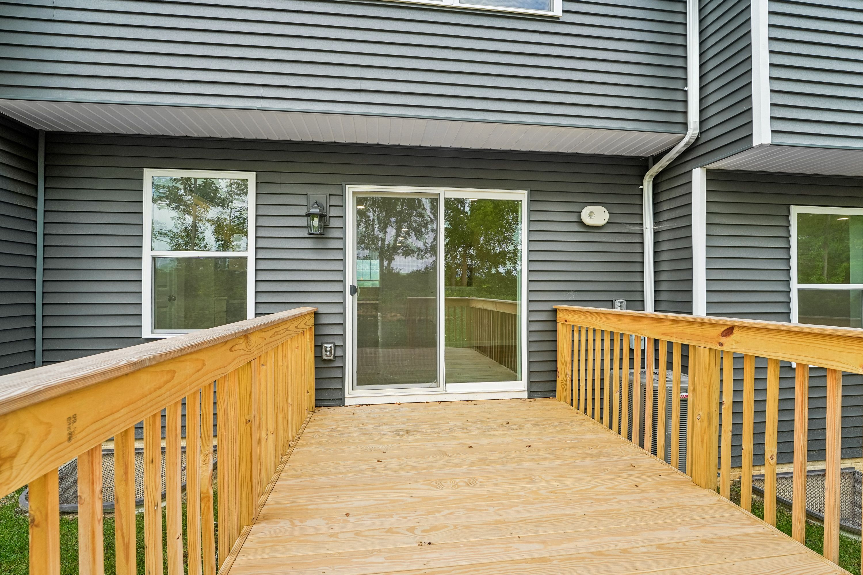 Redfield-SCTH94-Exterior-Deck-2