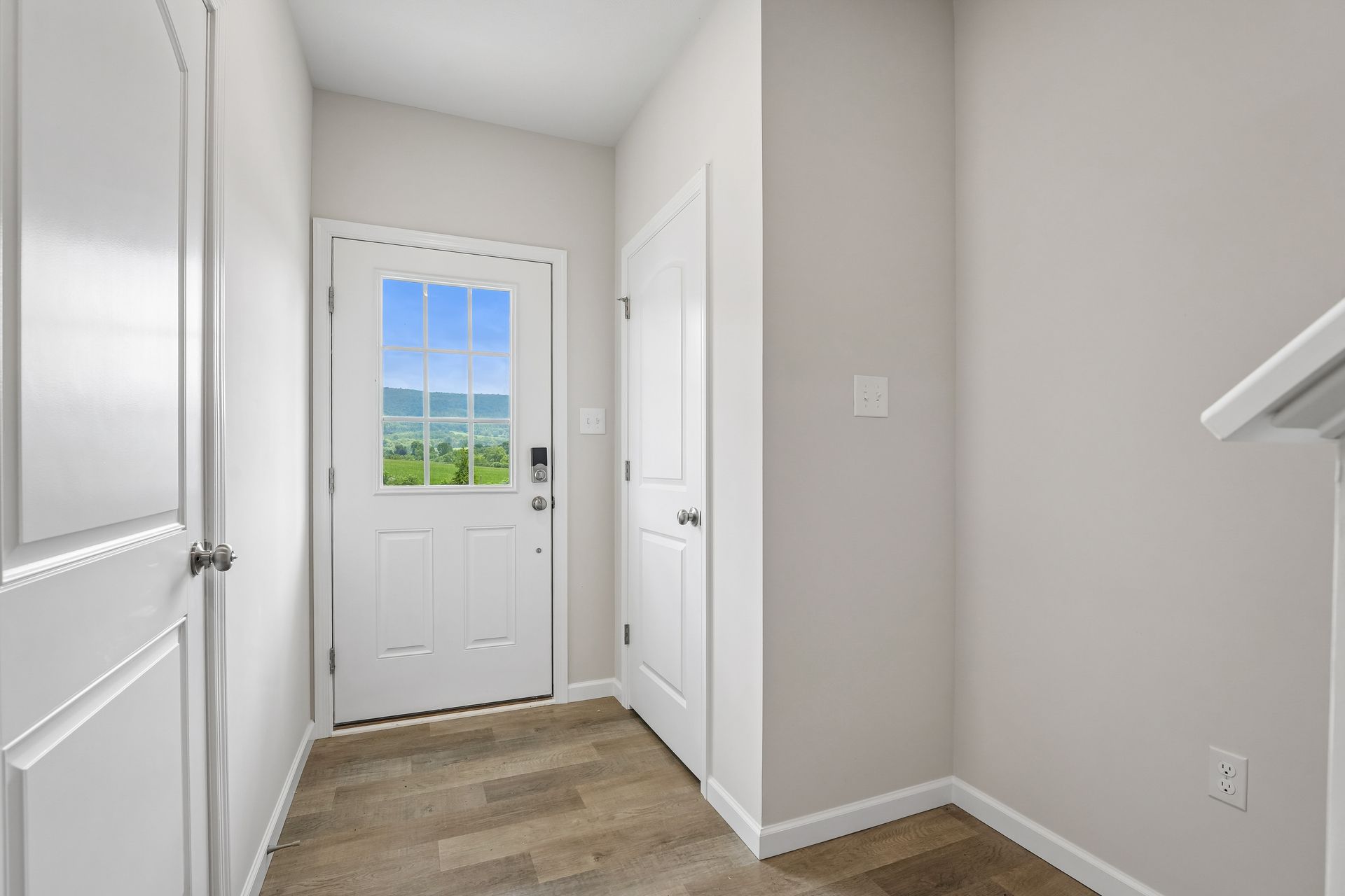 Redfield-SCTH94-Foyer-1