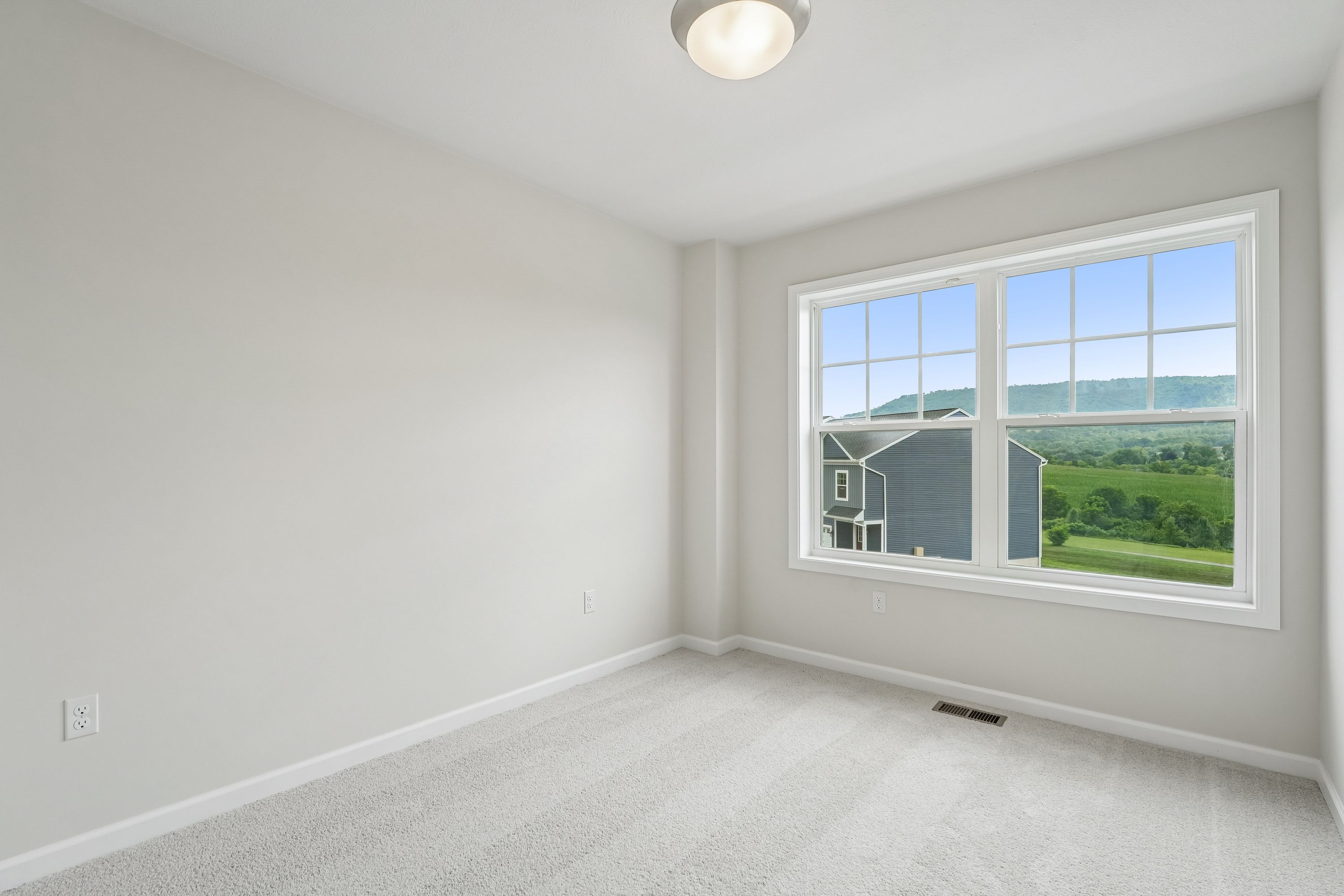 Redfield-SCTH94-Bedroom-2-1