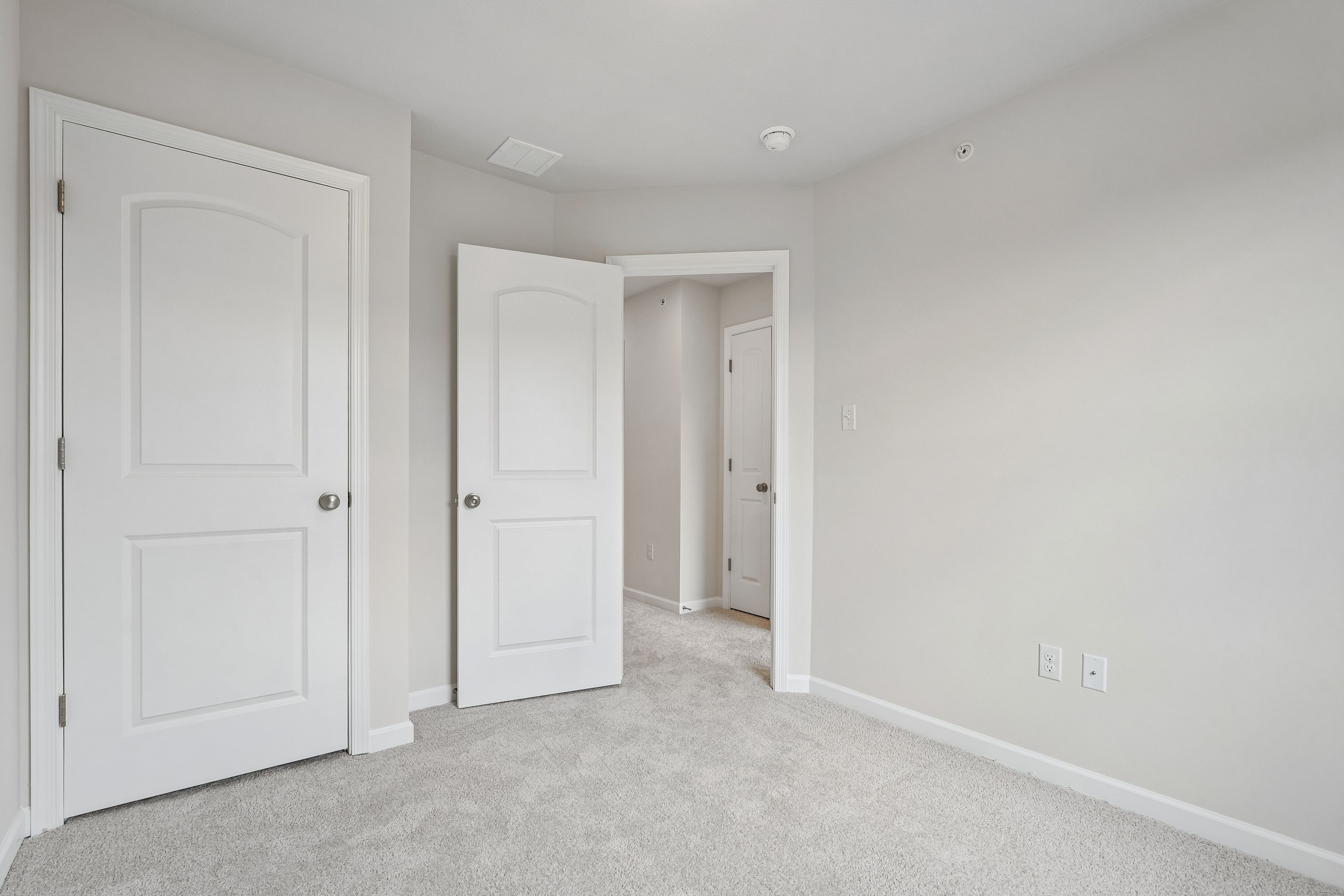 Redfield-SCTH94-Bedroom-3-2