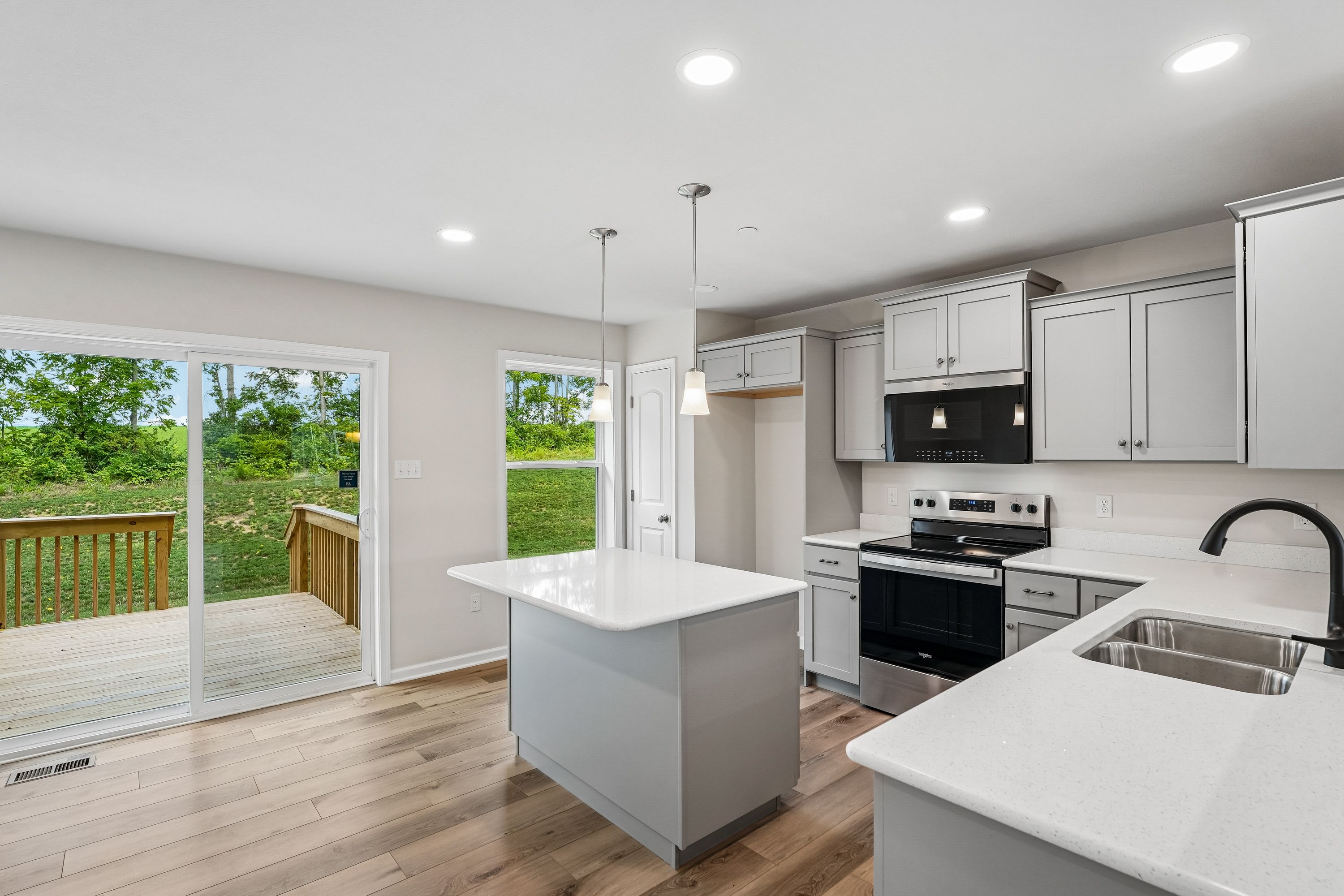 Redfield-SCTH95-Kitchen-Breakfast-9