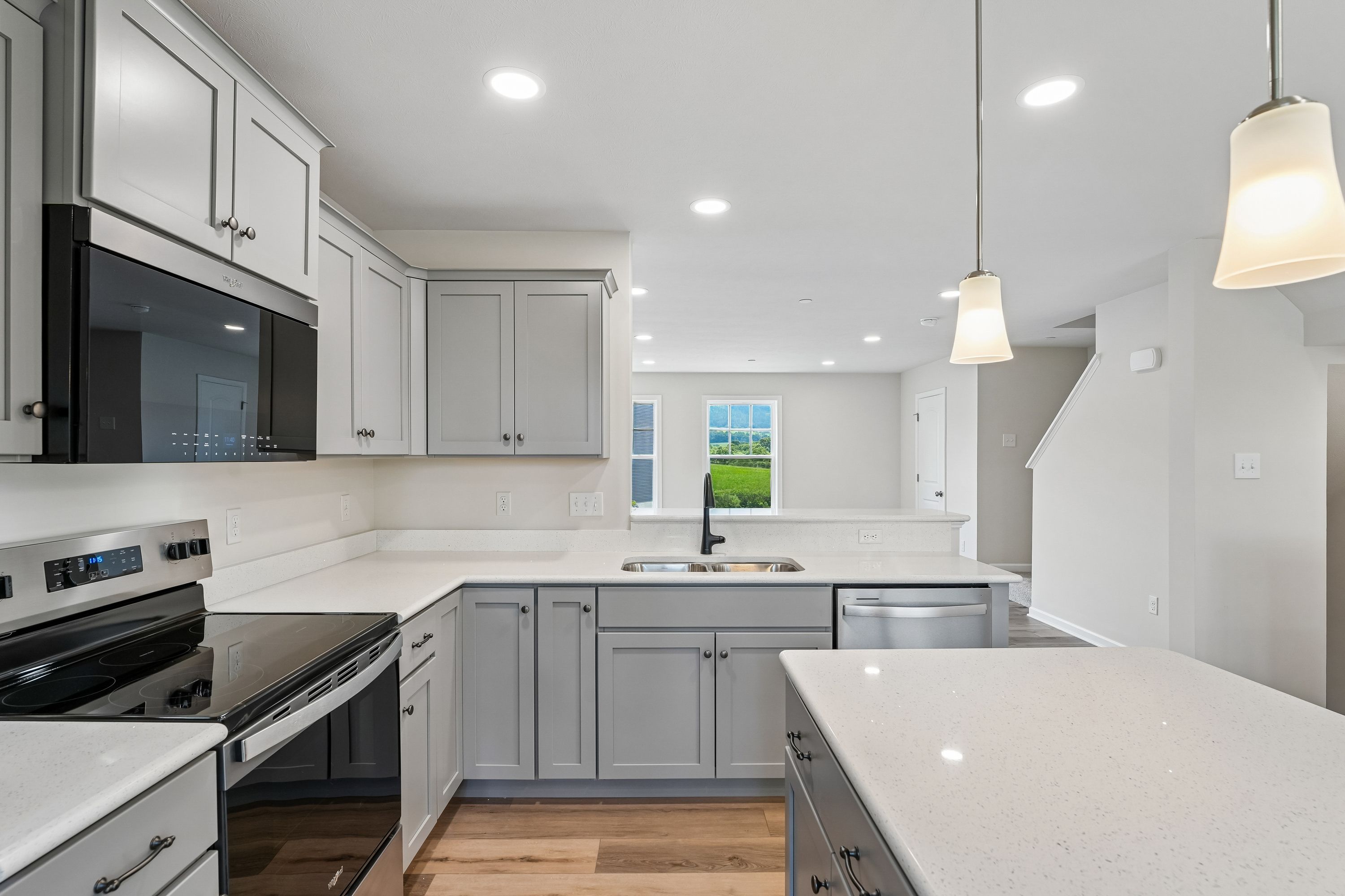 Redfield-SCTH95-Kitchen-Breakfast-7