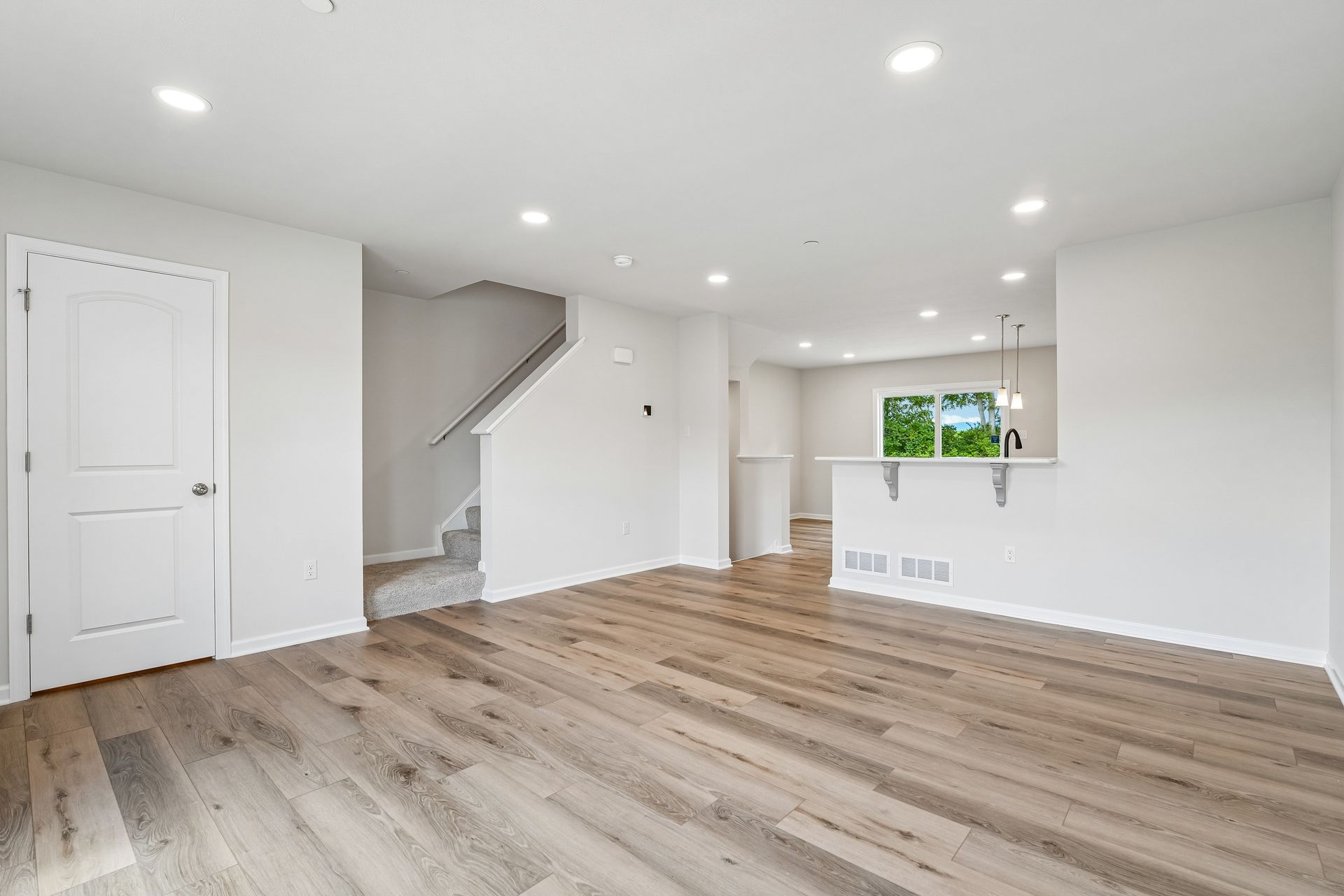 Redfield-SCTH95-Family-Room-3