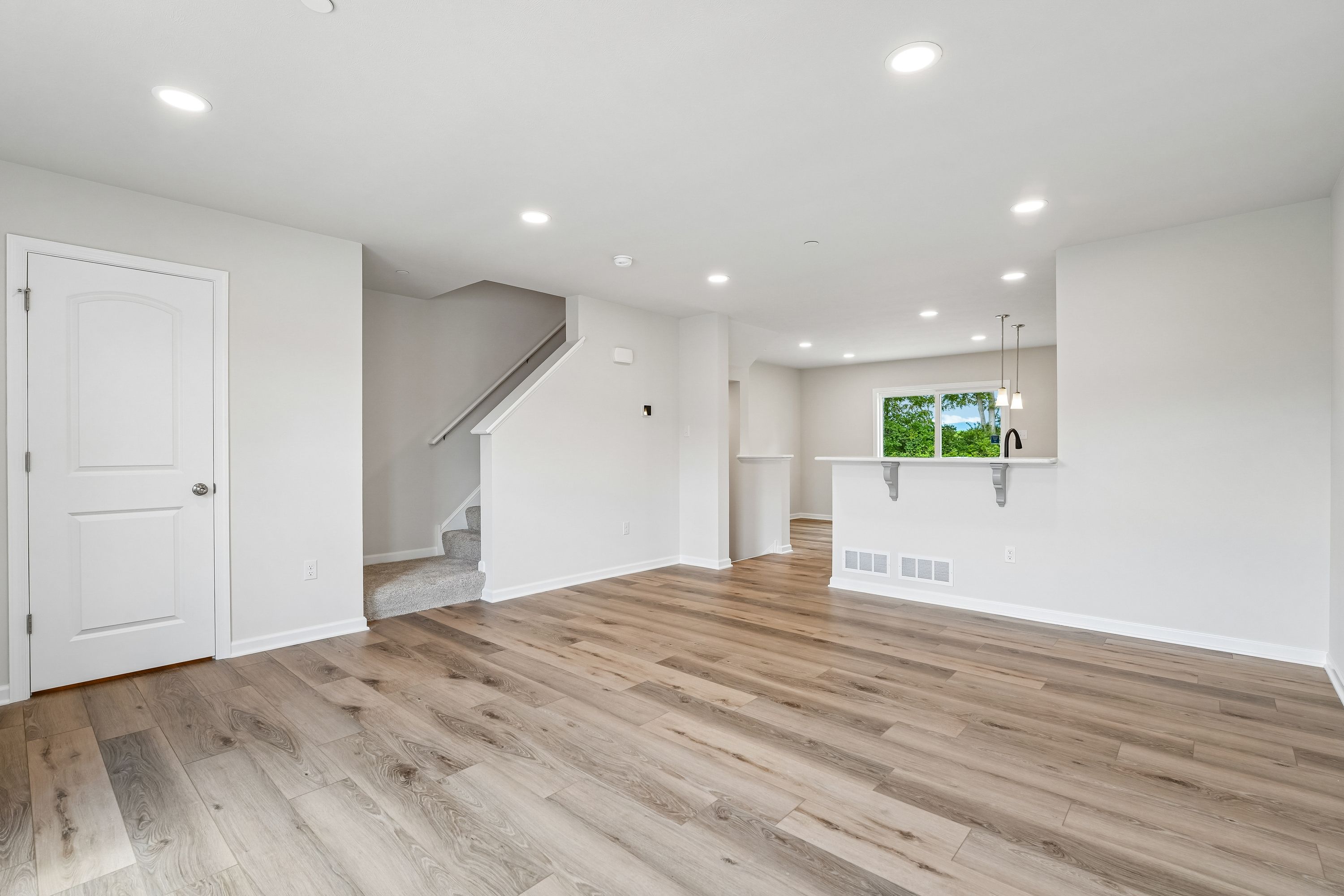 Redfield-SCTH95-Family-Room-3
