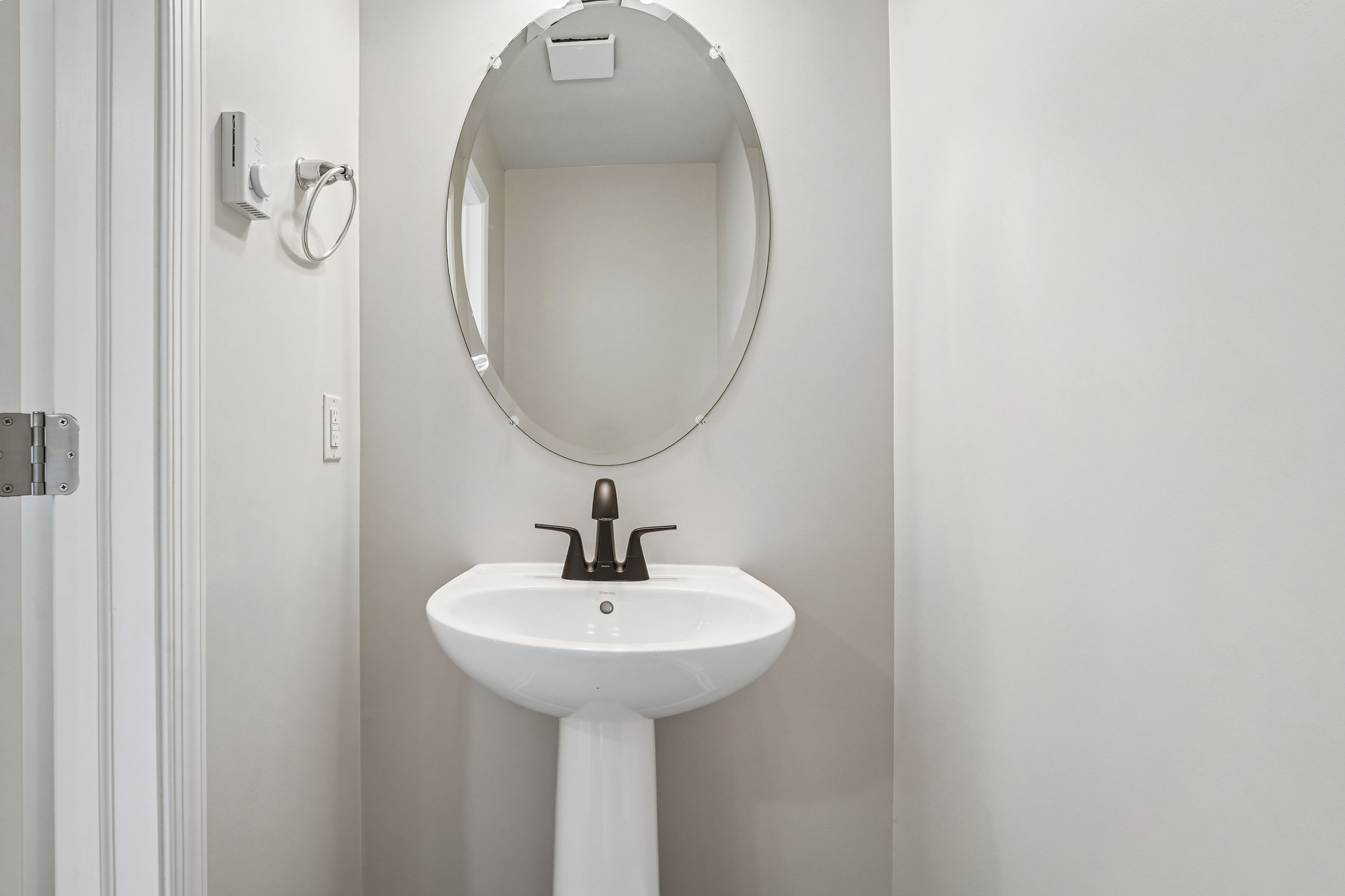 Redfield-SCTH95-Powder-Room-2