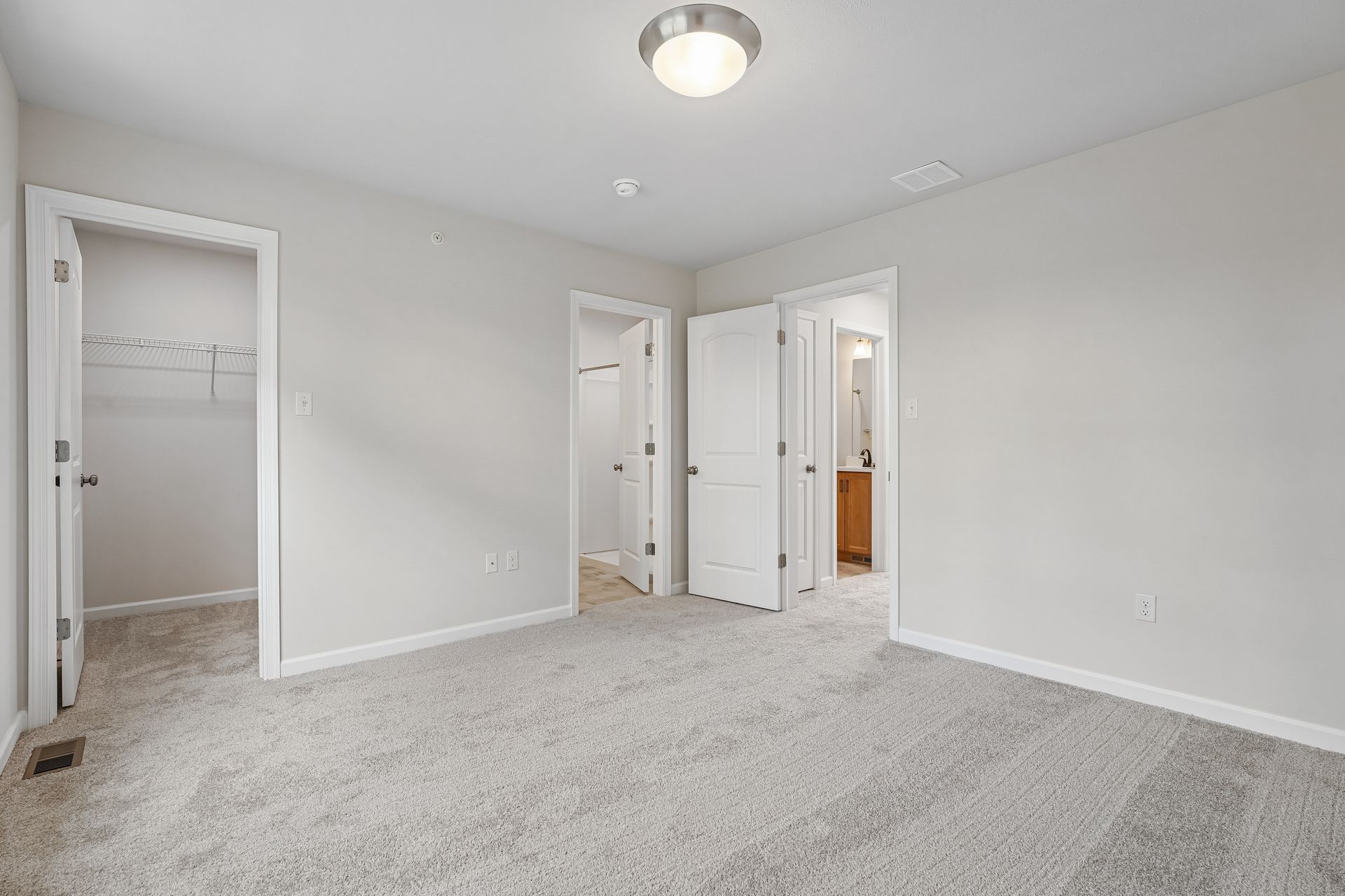 Redfield-SCTH95-Owners-Bedroom-3