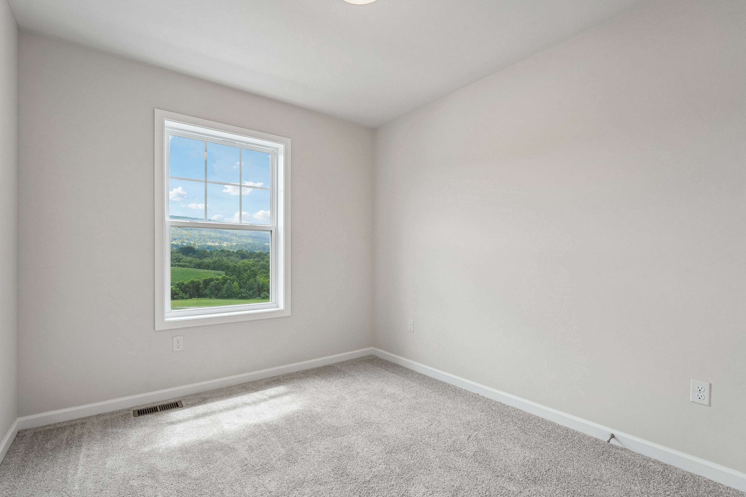 Redfield-SCTH95-Bedroom-3-1