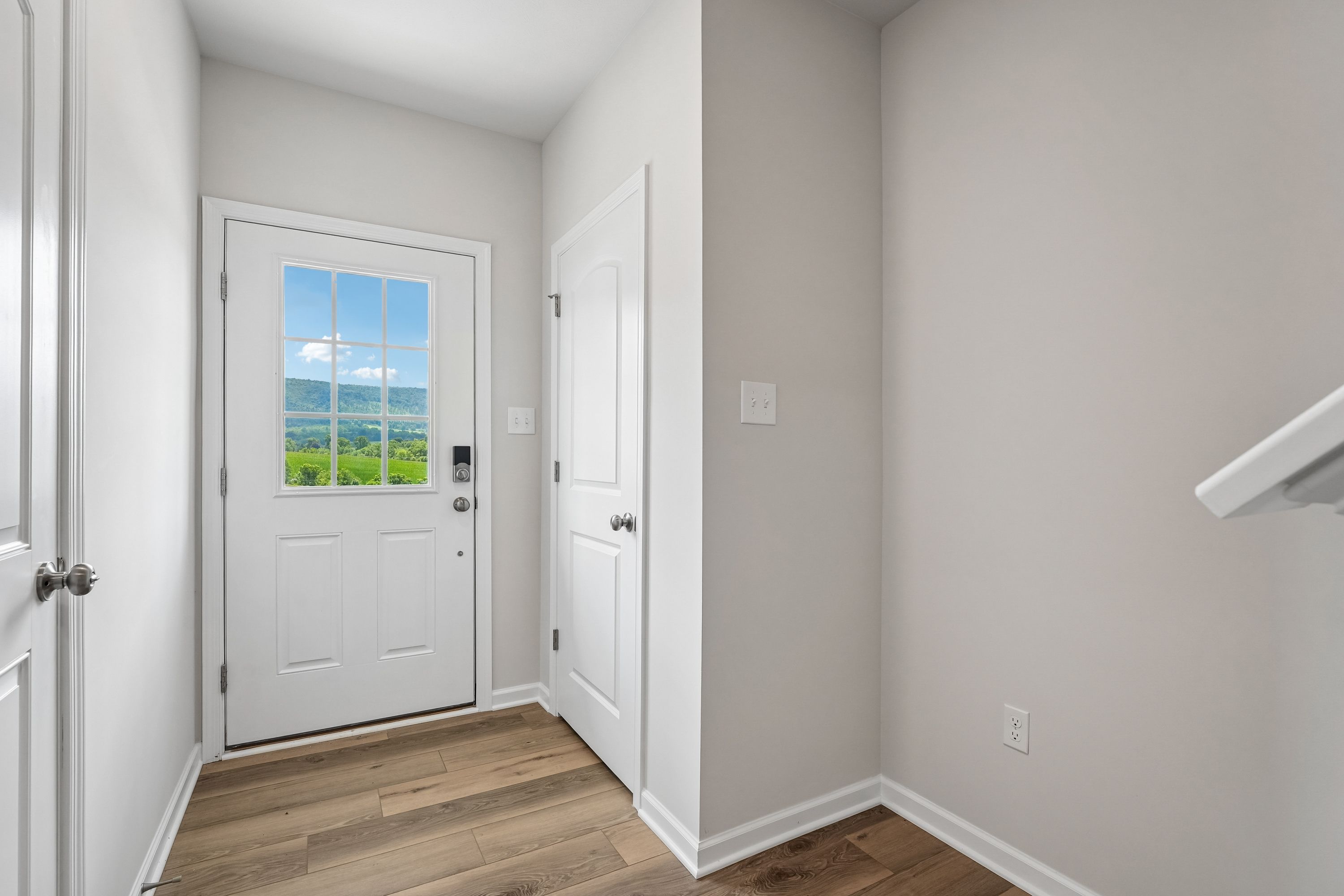 Redfield-SCTH95-Foyer-1