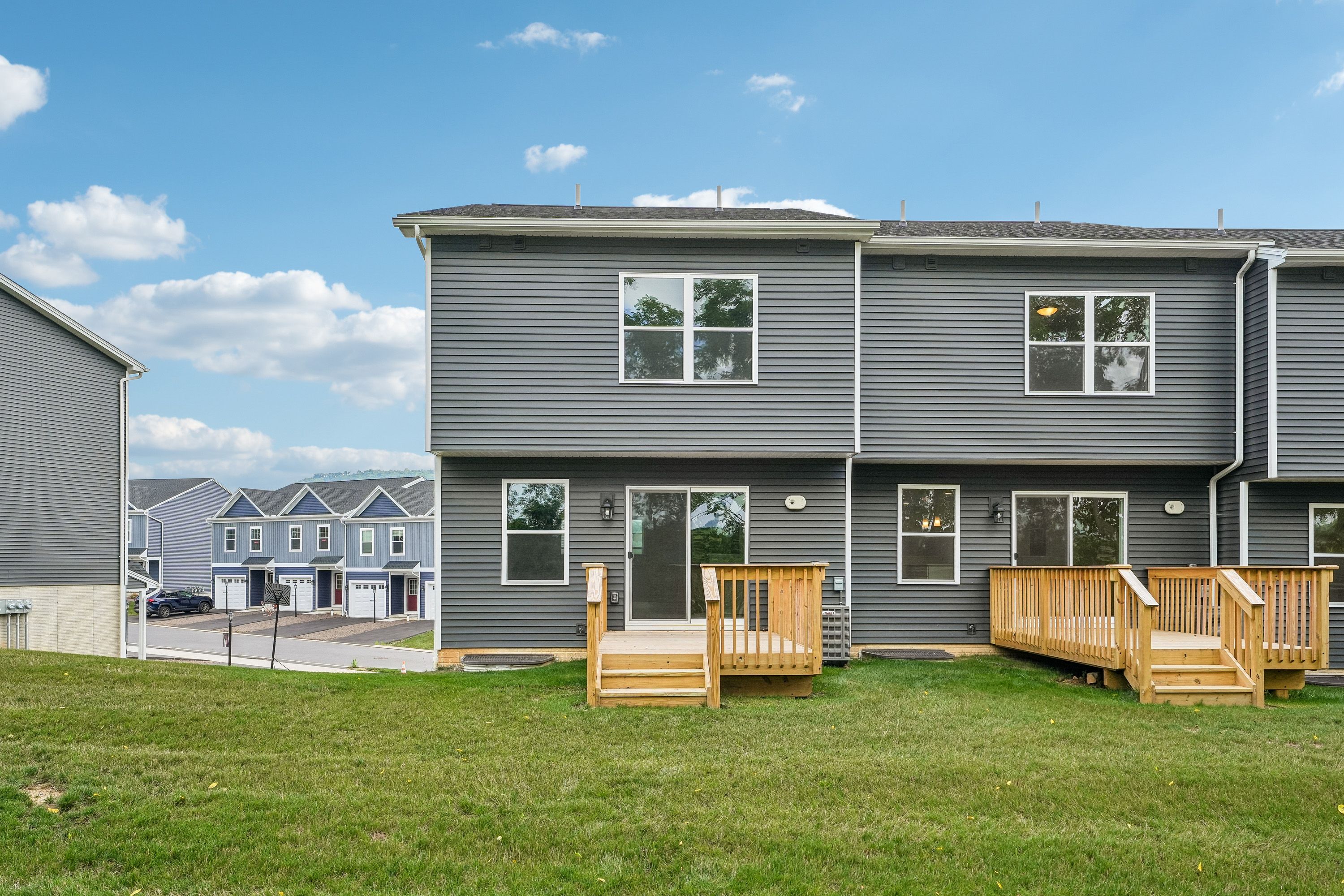 Redfield-SCTH95-Exterior-Rear-Deck-2