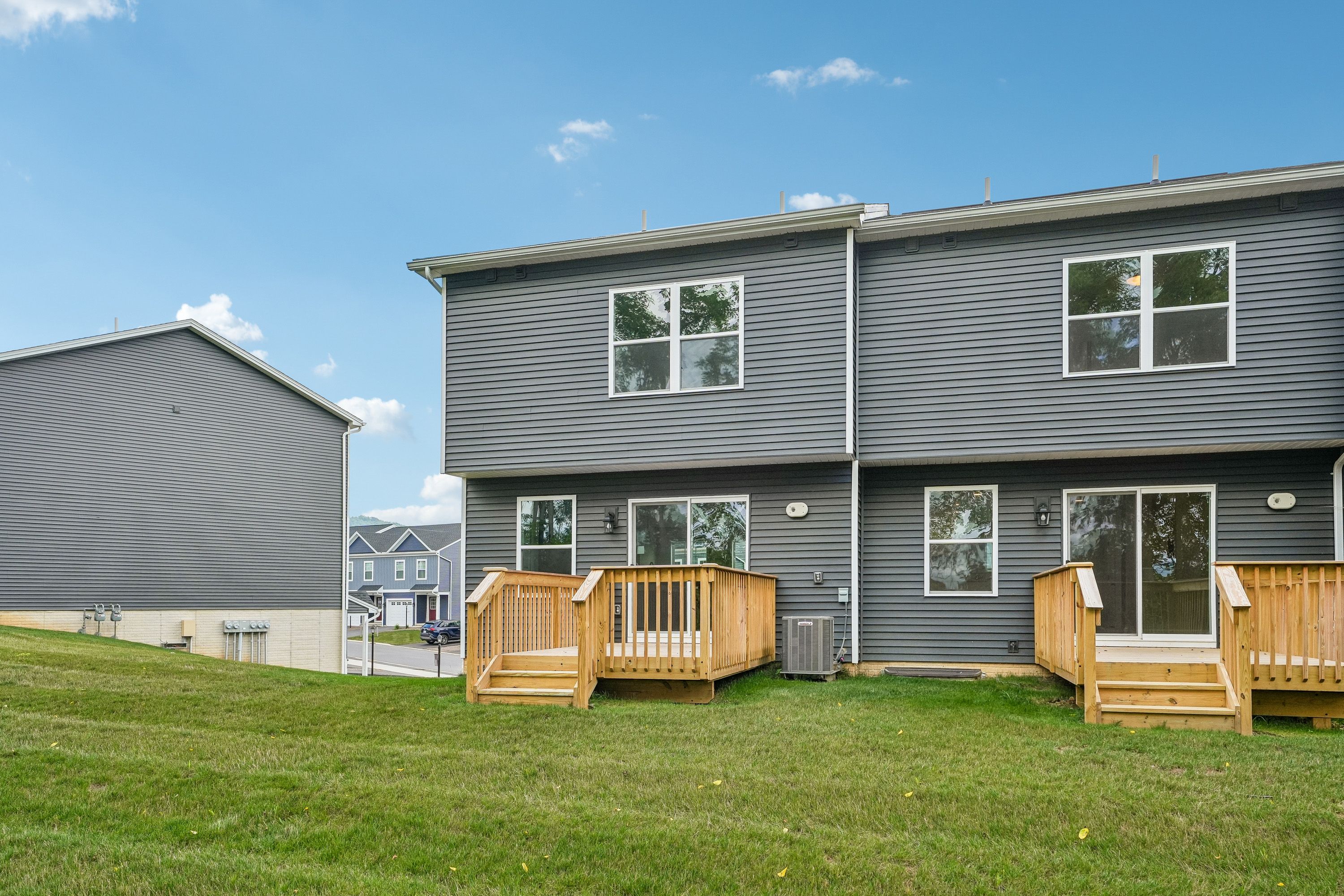 Redfield-SCTH95-Exterior-Rear-Deck-3