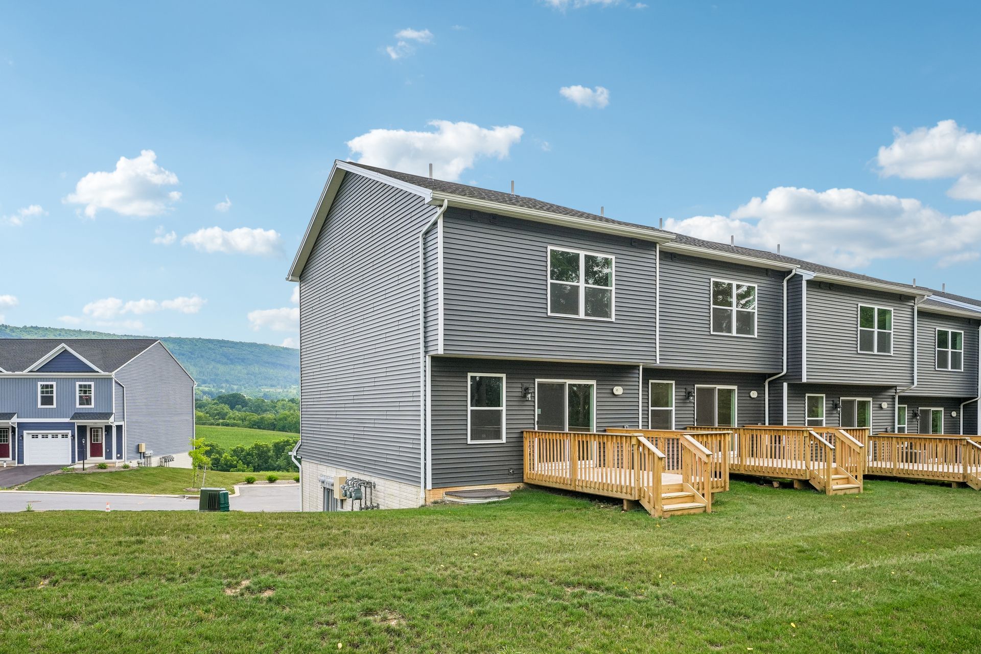 Redfield-SCTH95-Exterior-Rear-Deck-1