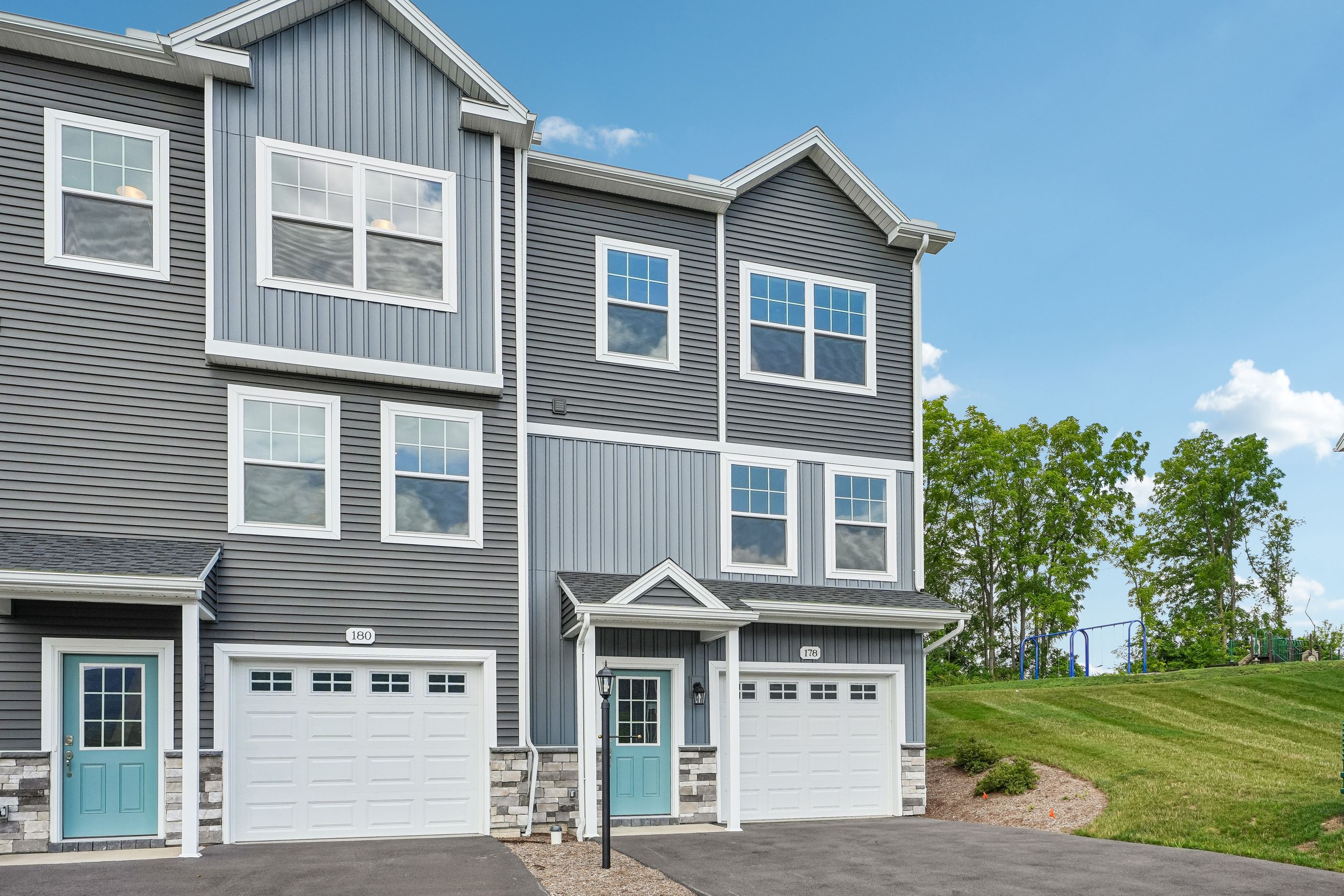 Redfield-SCTH95-Exterior-Front-1