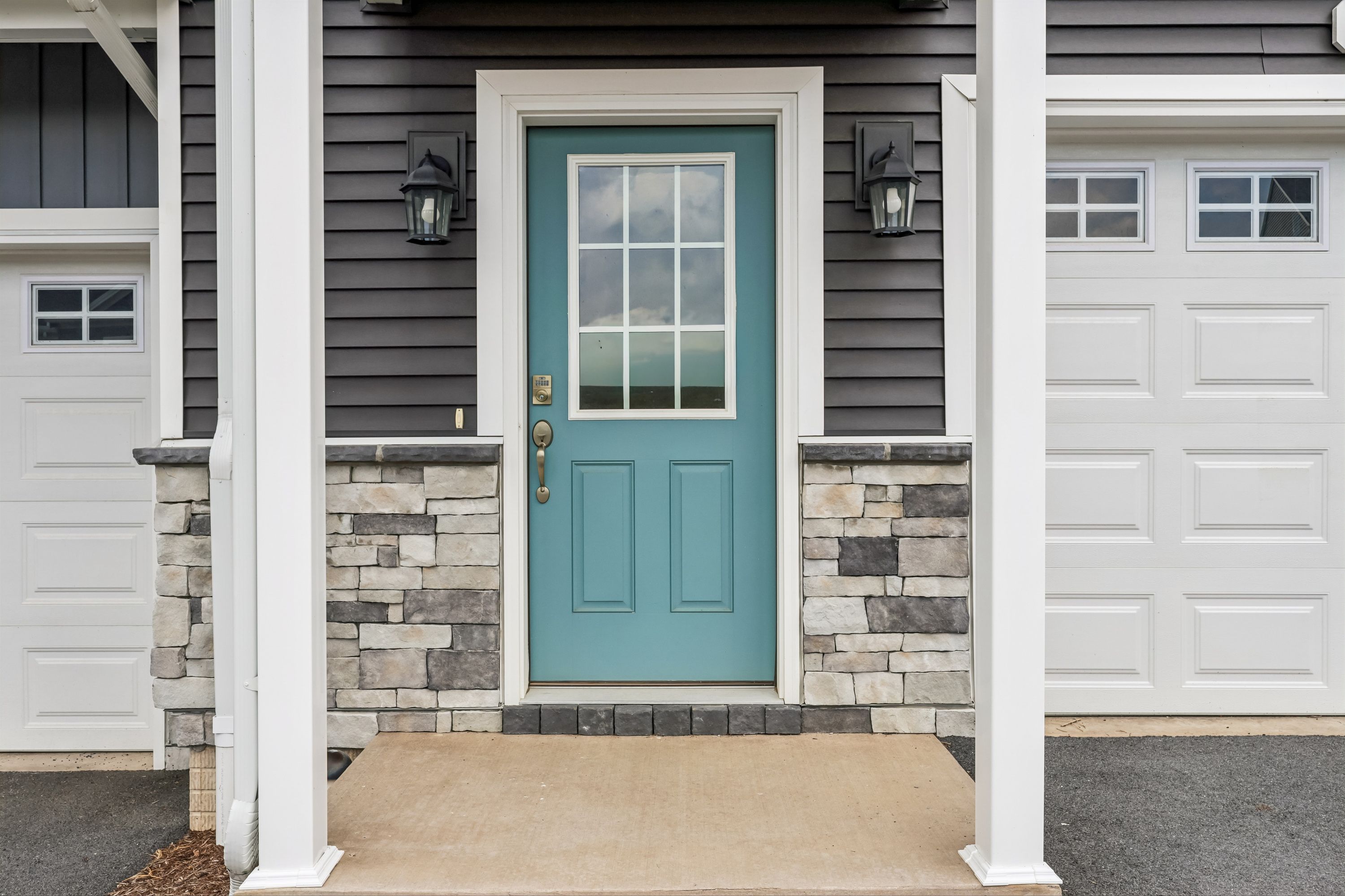 Redfield-SCTH74-Exterior-Front-1