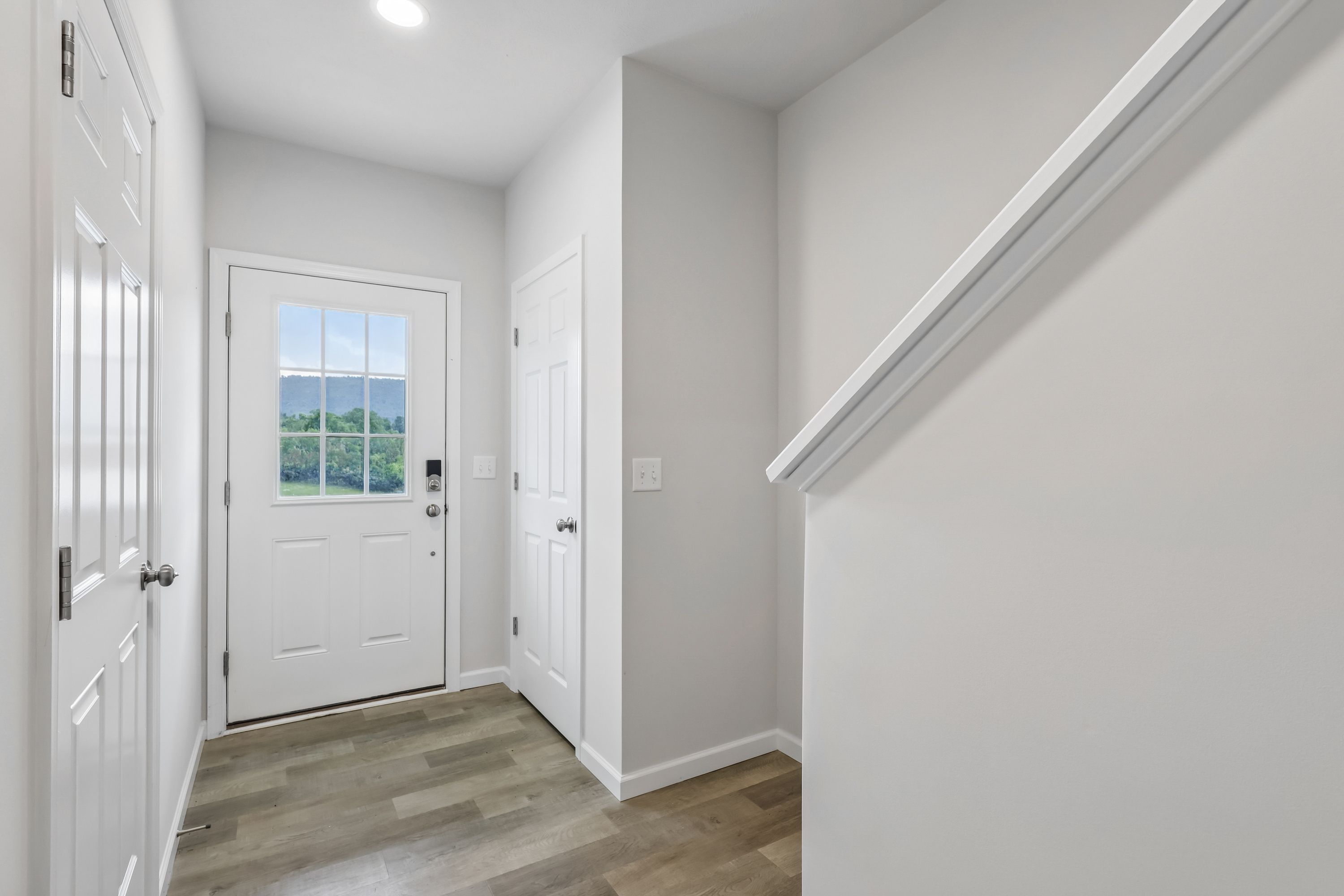 Redfield-SCTH74-Foyer-1