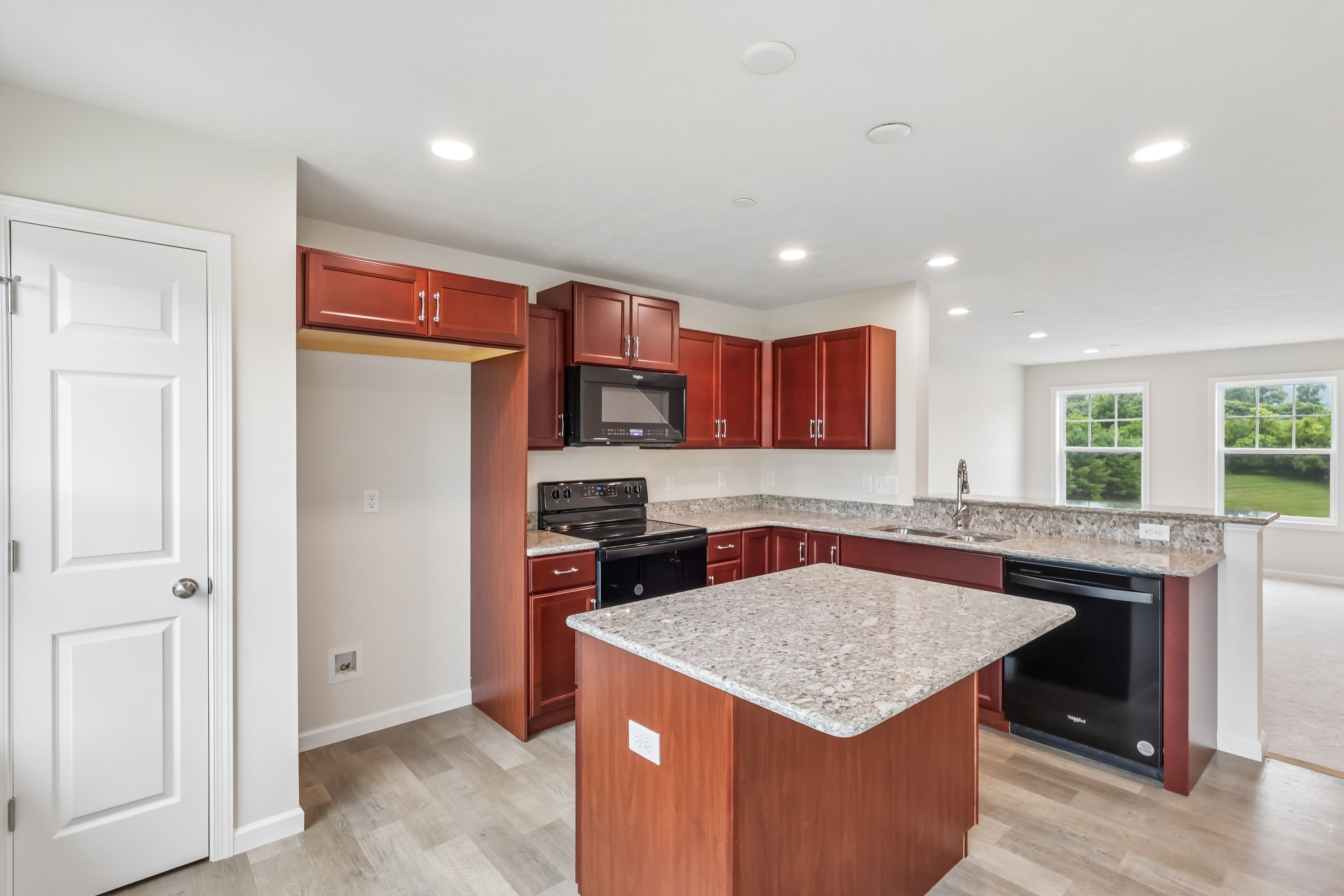 Redfield-SCTH74-Kitchen-Breakfast-1