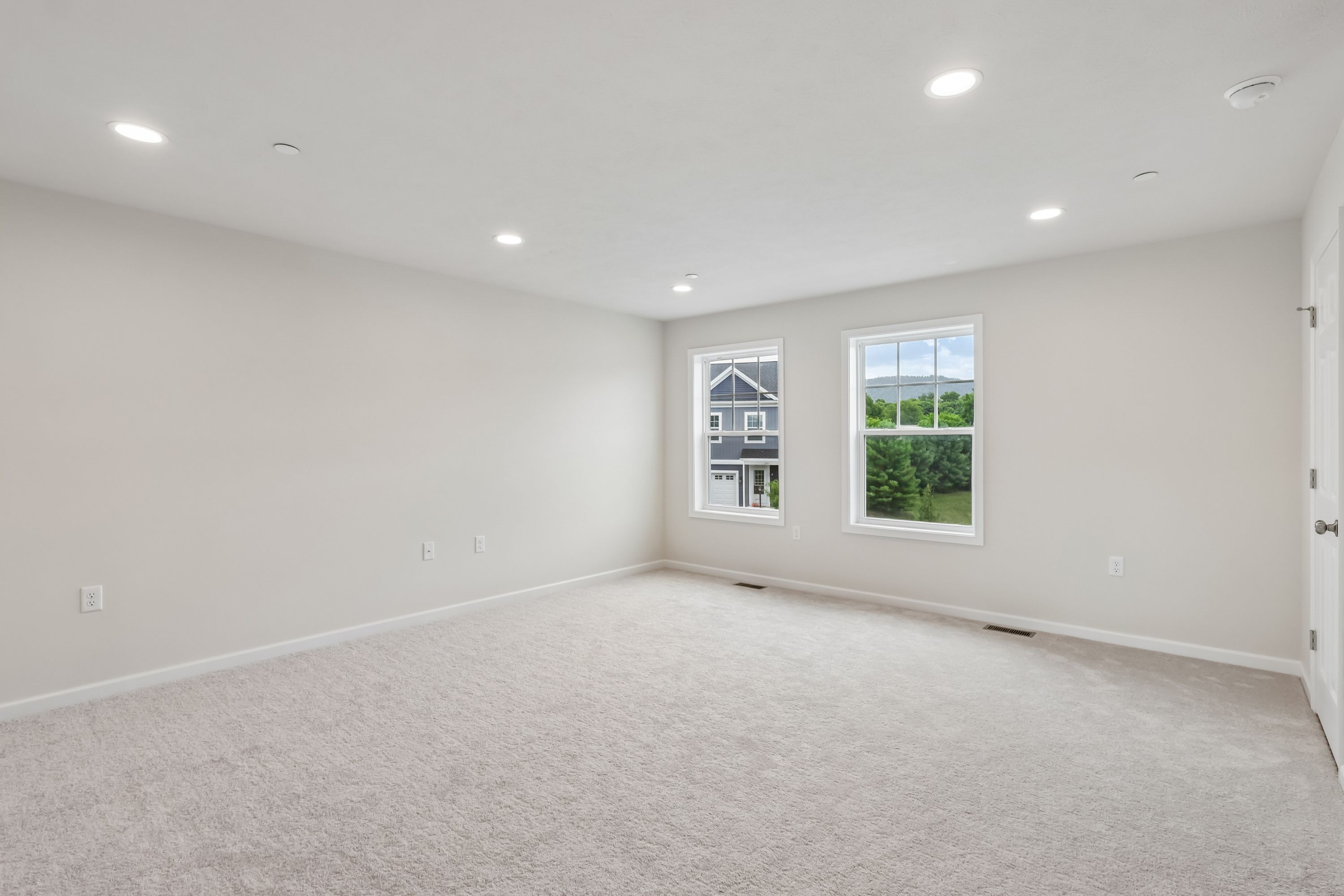 Redfield-SCTH74-Family-Room-4