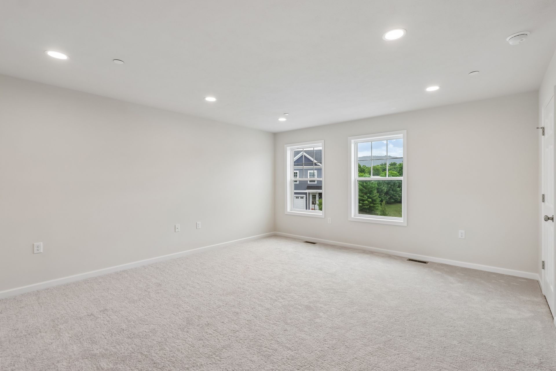 Redfield-SCTH74-Family-Room-4