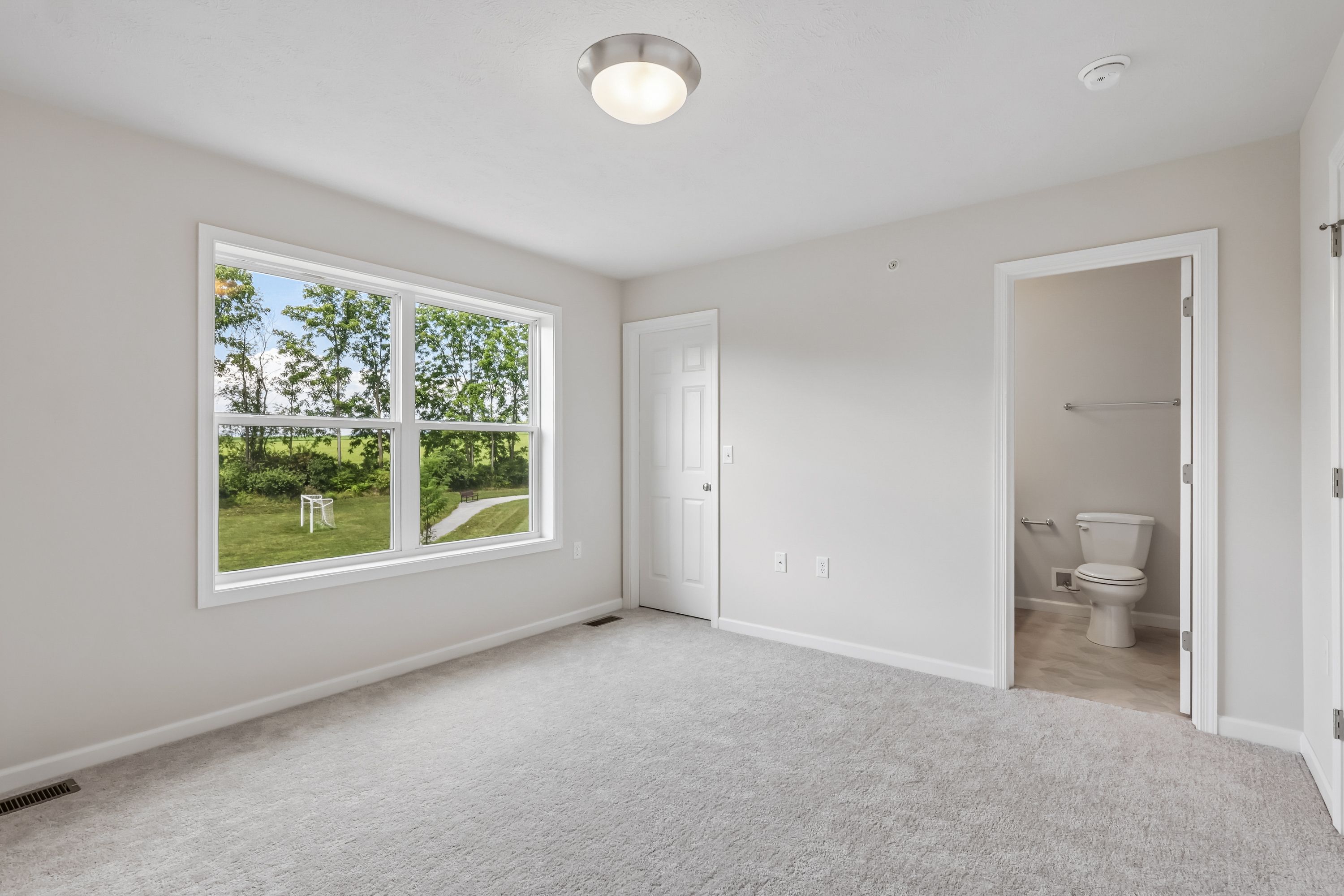 Redfield-SCTH74-Owners-Bedroom-3