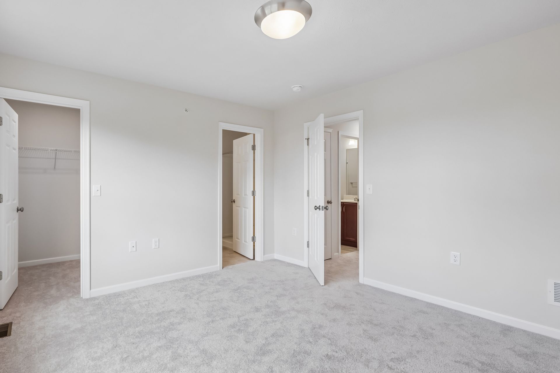 Redfield-SCTH74-Owners-Bedroom-1