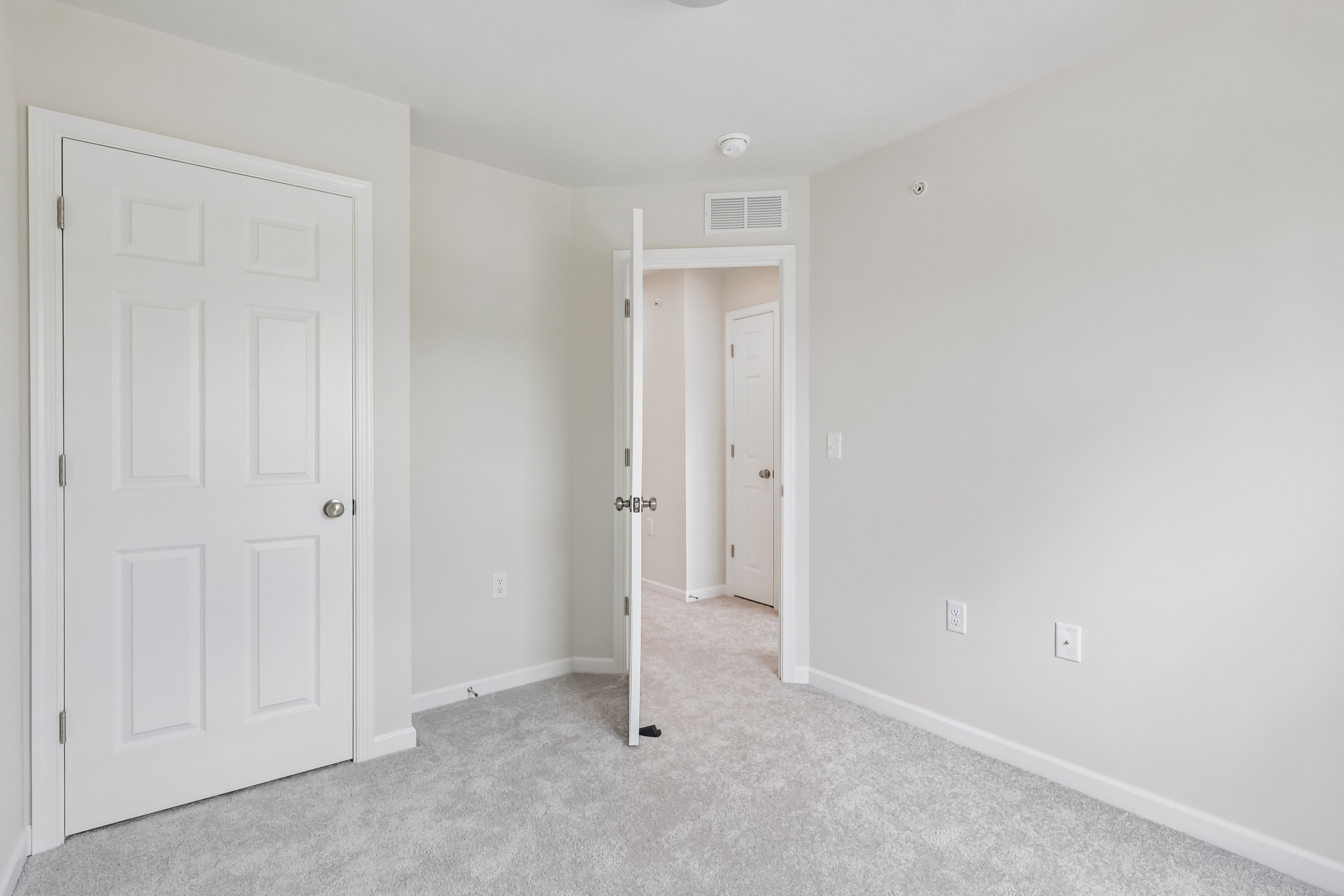 Redfield-SCTH74-Bedroom-3-2