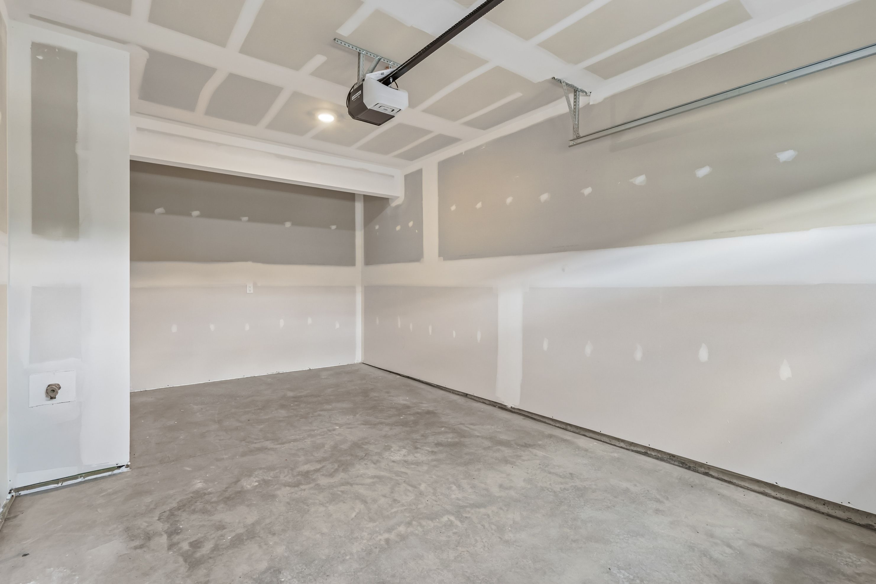 Redfield-SCTH74-Garage-1