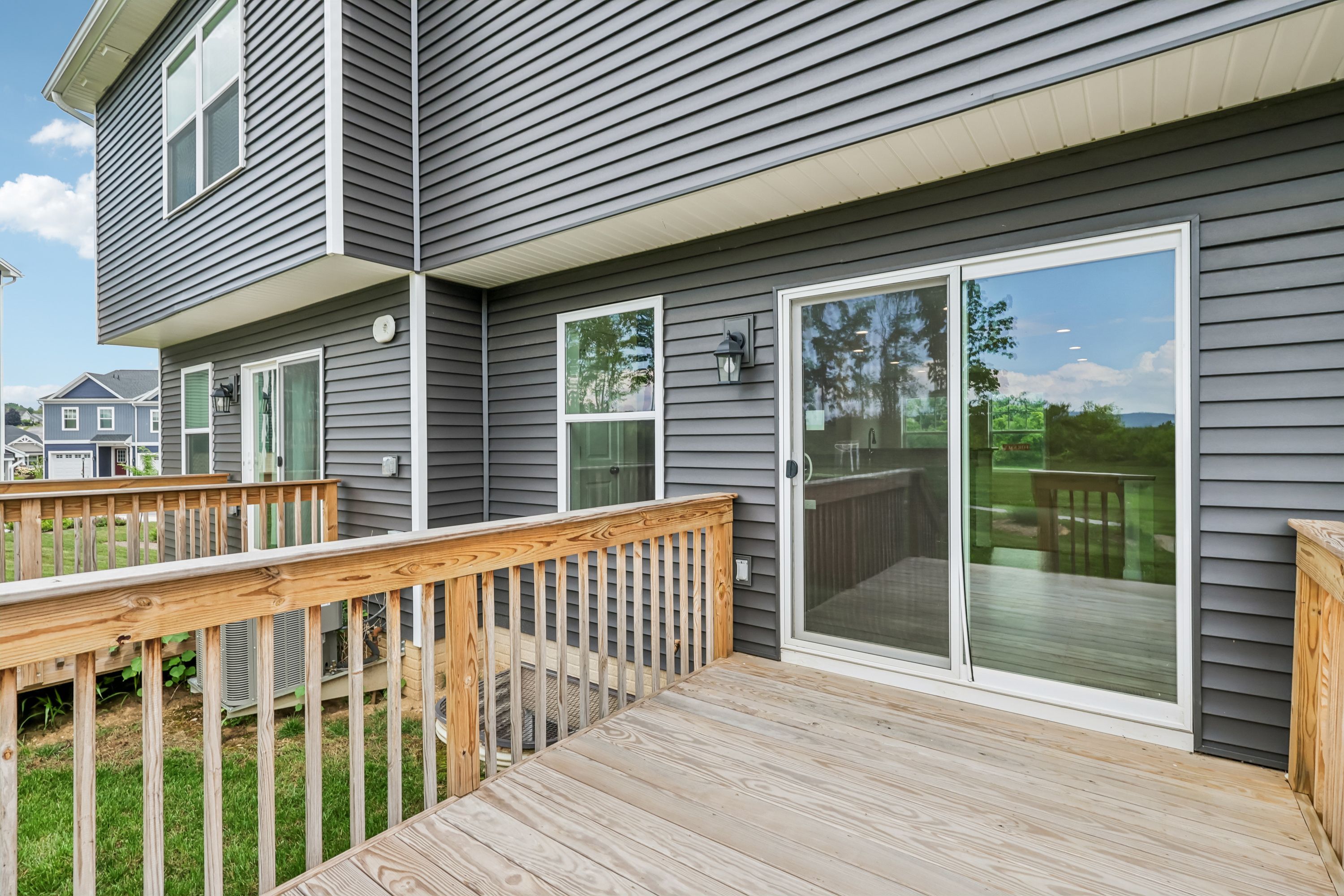 Redfield-SCTH74-Exterior-Rear-Deck-2