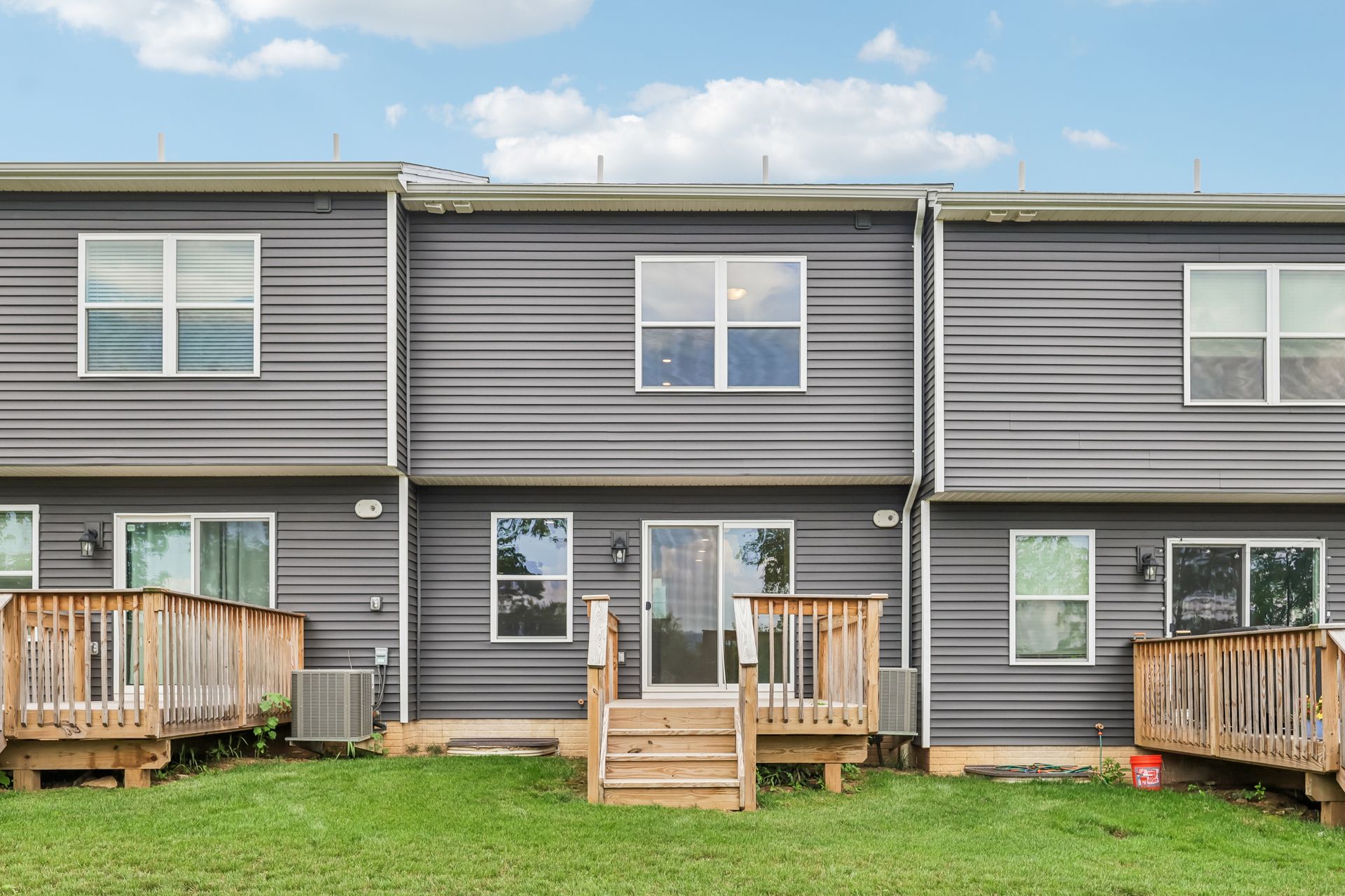 Redfield-SCTH74-Exterior-Rear-Deck-5