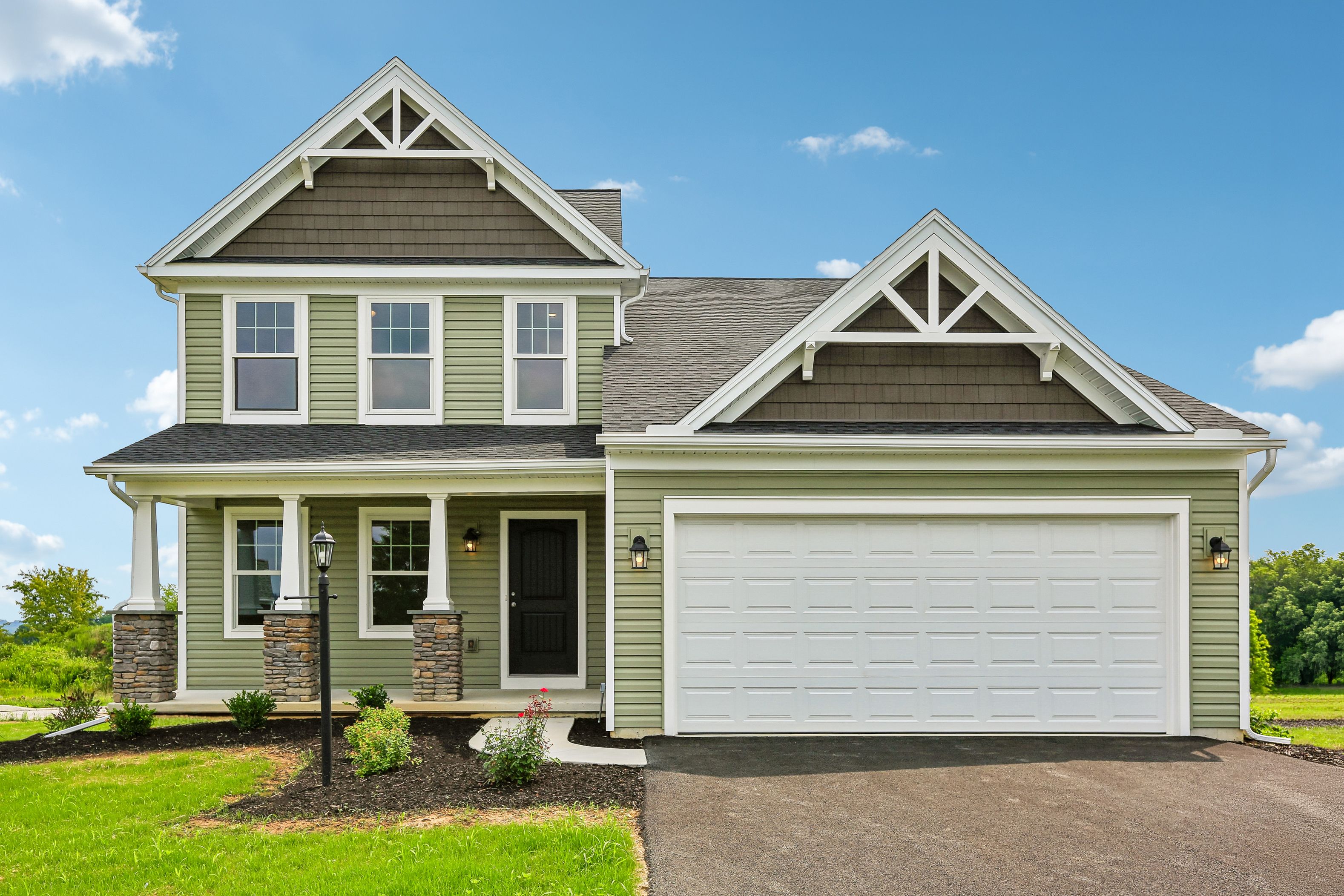 Crestmont-C-AV33-Exterior-Front-Global-2